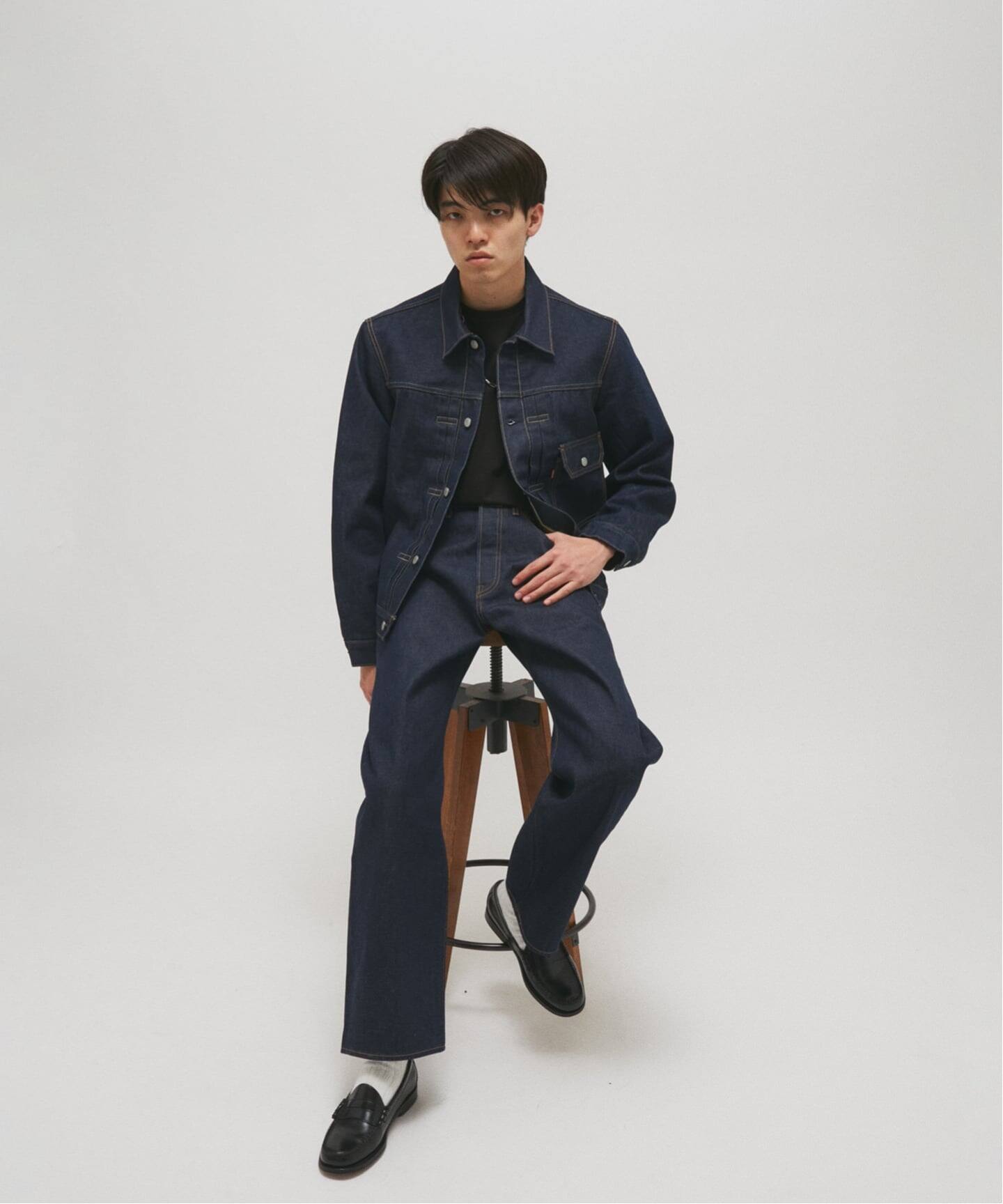 予約》LEVI
