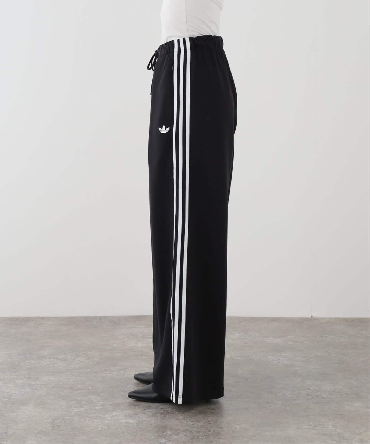 ADIDAS × JENNIE / アディダス × ジェニー PLEATED TRACK PANTS