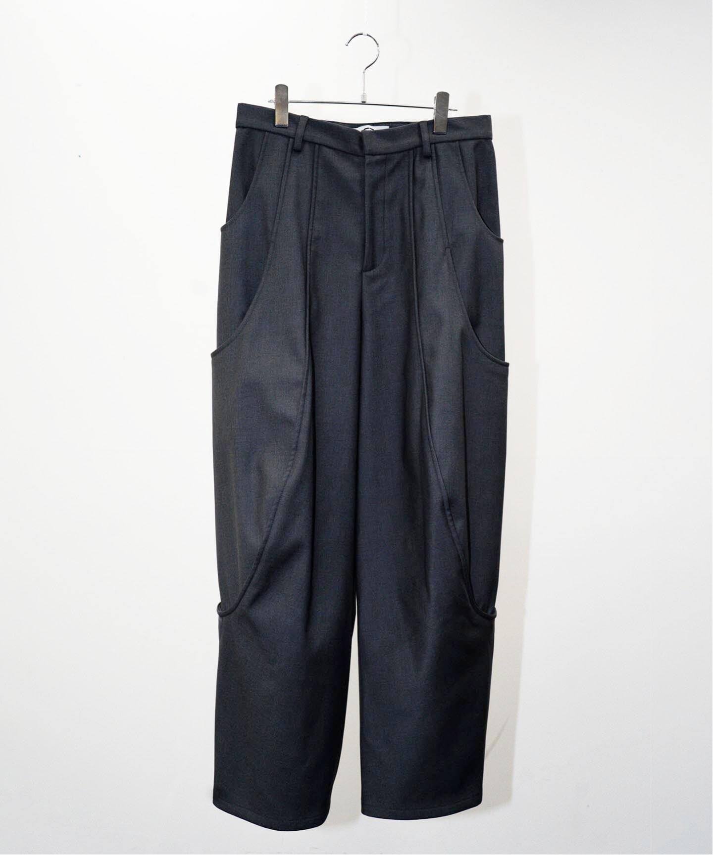 GOAT ESSENCE / ゴートエッセンス TUCK CURVED WIDE PANTS（スラックス