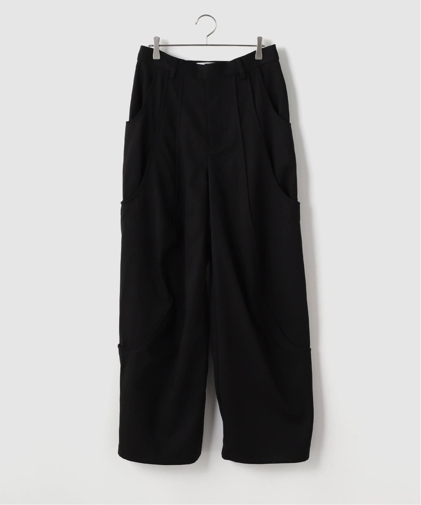GOAT ESSENCE / ゴートエッセンス TUCK CURVED WIDE PANTS（スラックス
