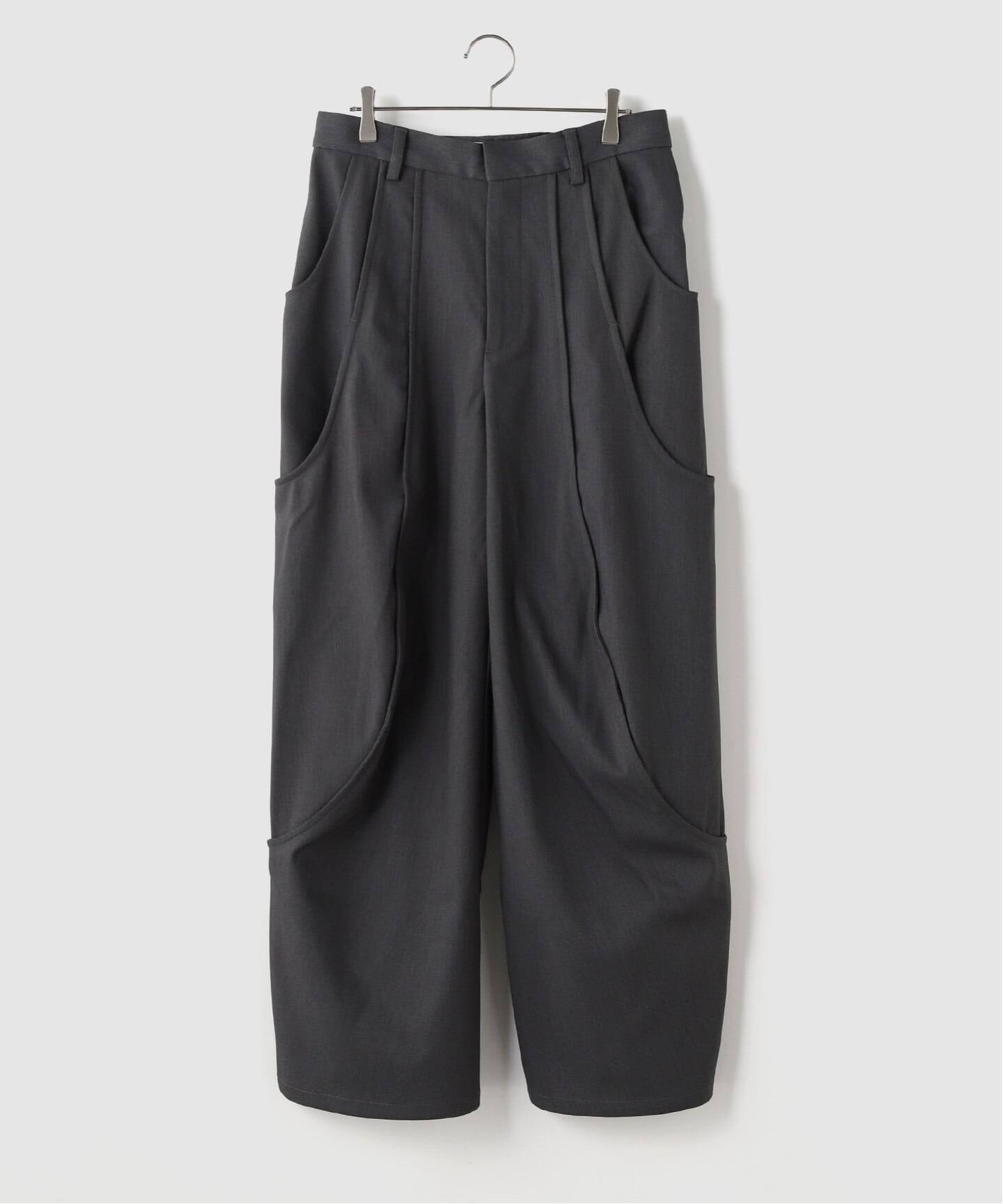 GOAT ESSENCE / ゴートエッセンス TUCK CURVED WIDE PANTS（スラックス