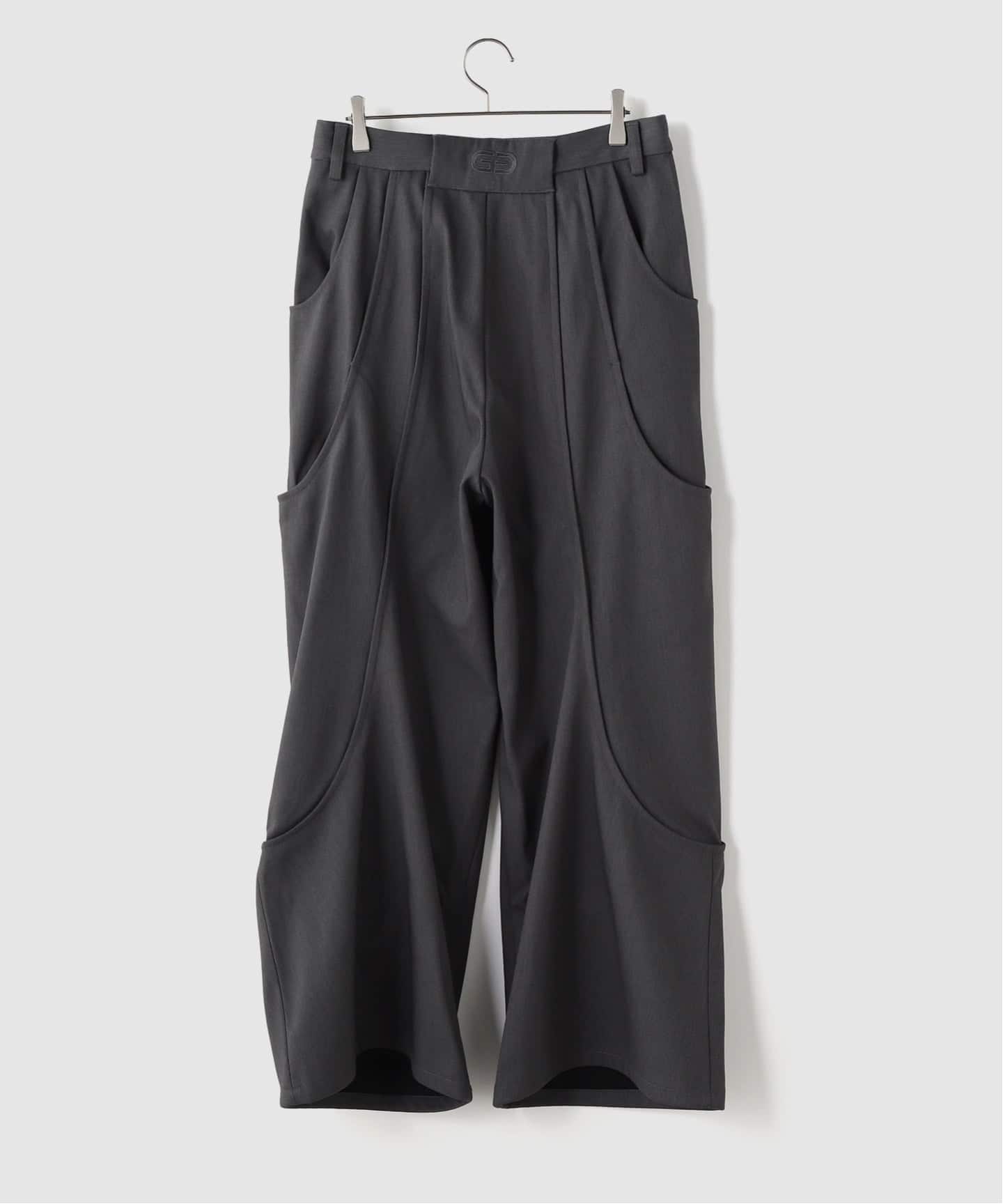 GOAT ESSENCE / ゴートエッセンス TUCK CURVED WIDE PANTS（スラックス