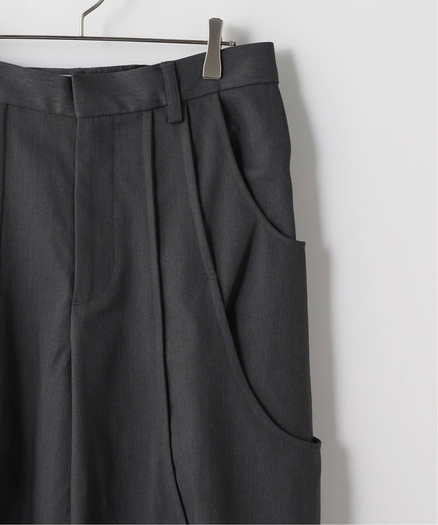 GOAT ESSENCE / ゴートエッセンス TUCK CURVED WIDE PANTS（スラックス 