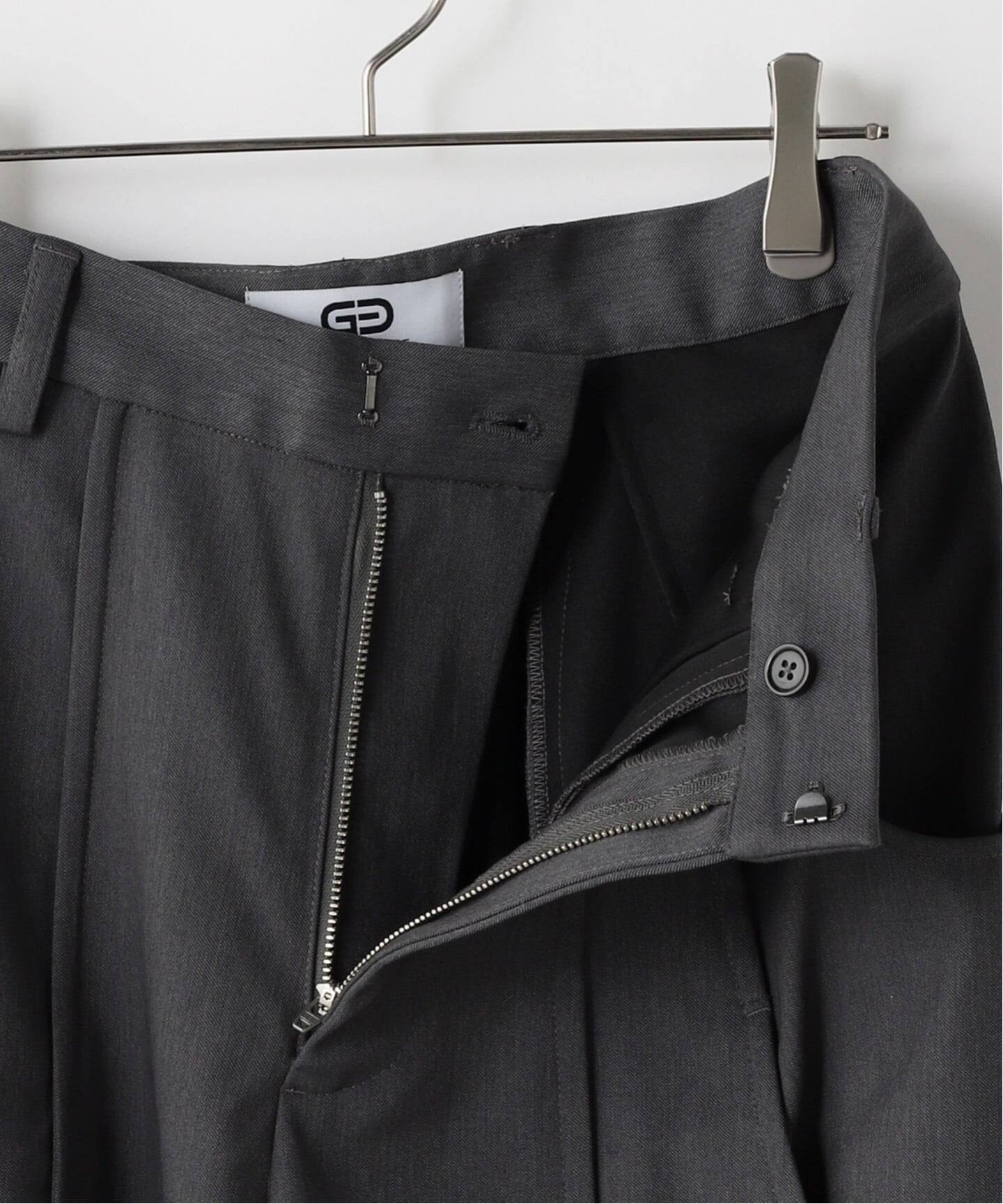 GOAT ESSENCE / ゴートエッセンス TUCK CURVED WIDE PANTS（スラックス