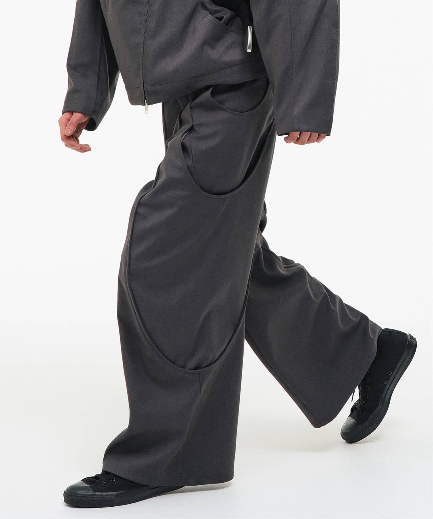 GOAT ESSENCE / ゴートエッセンス TUCK CURVED WIDE PANTS（スラックス