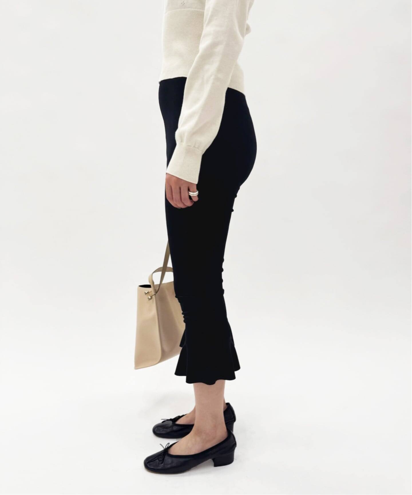 SIMONE WILD/シモーネ ワイルド】VELVET VOLANT CAPRI PANTS