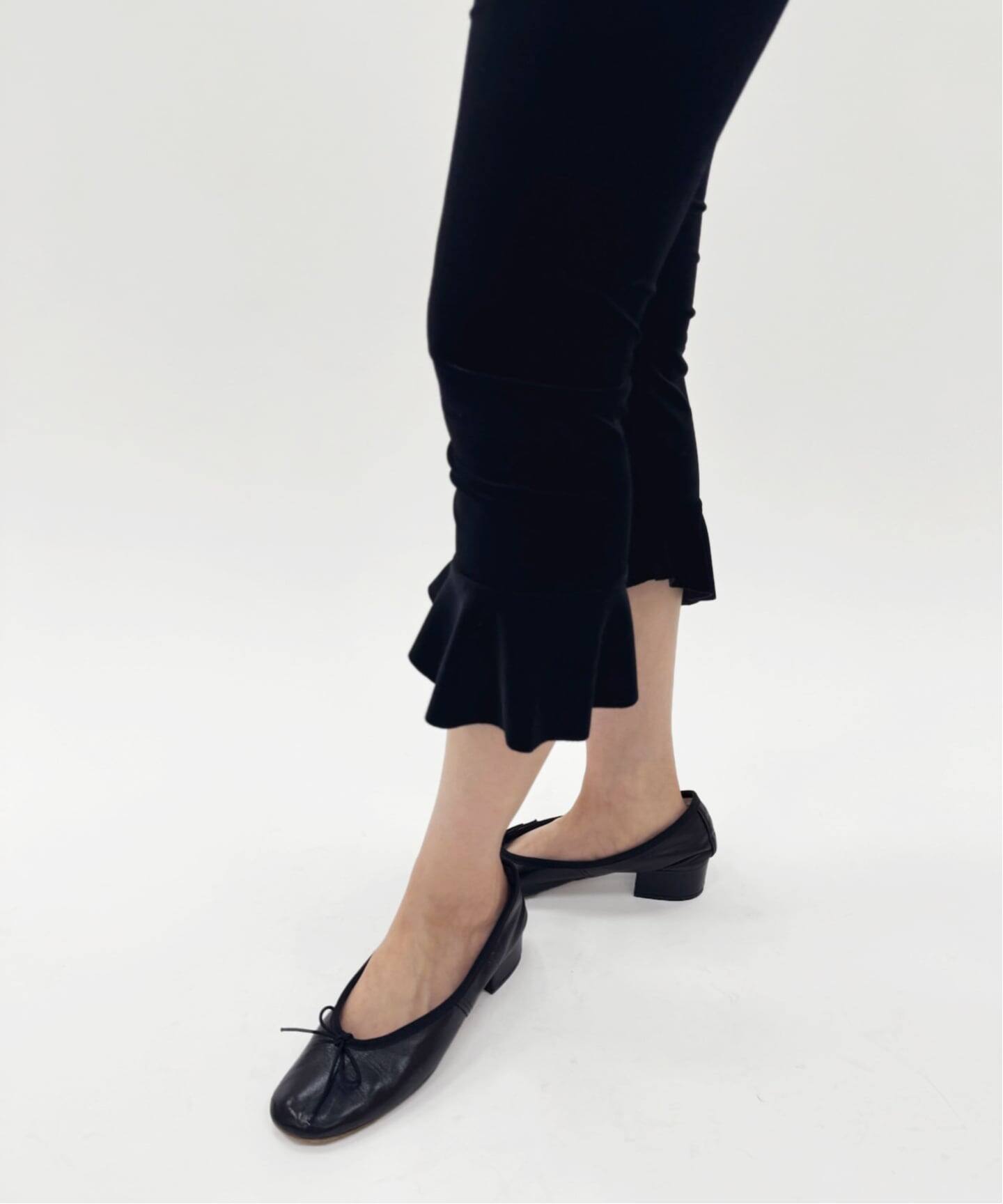 SIMONE WILD/シモーネ ワイルド】VELVET VOLANT CAPRI PANTS