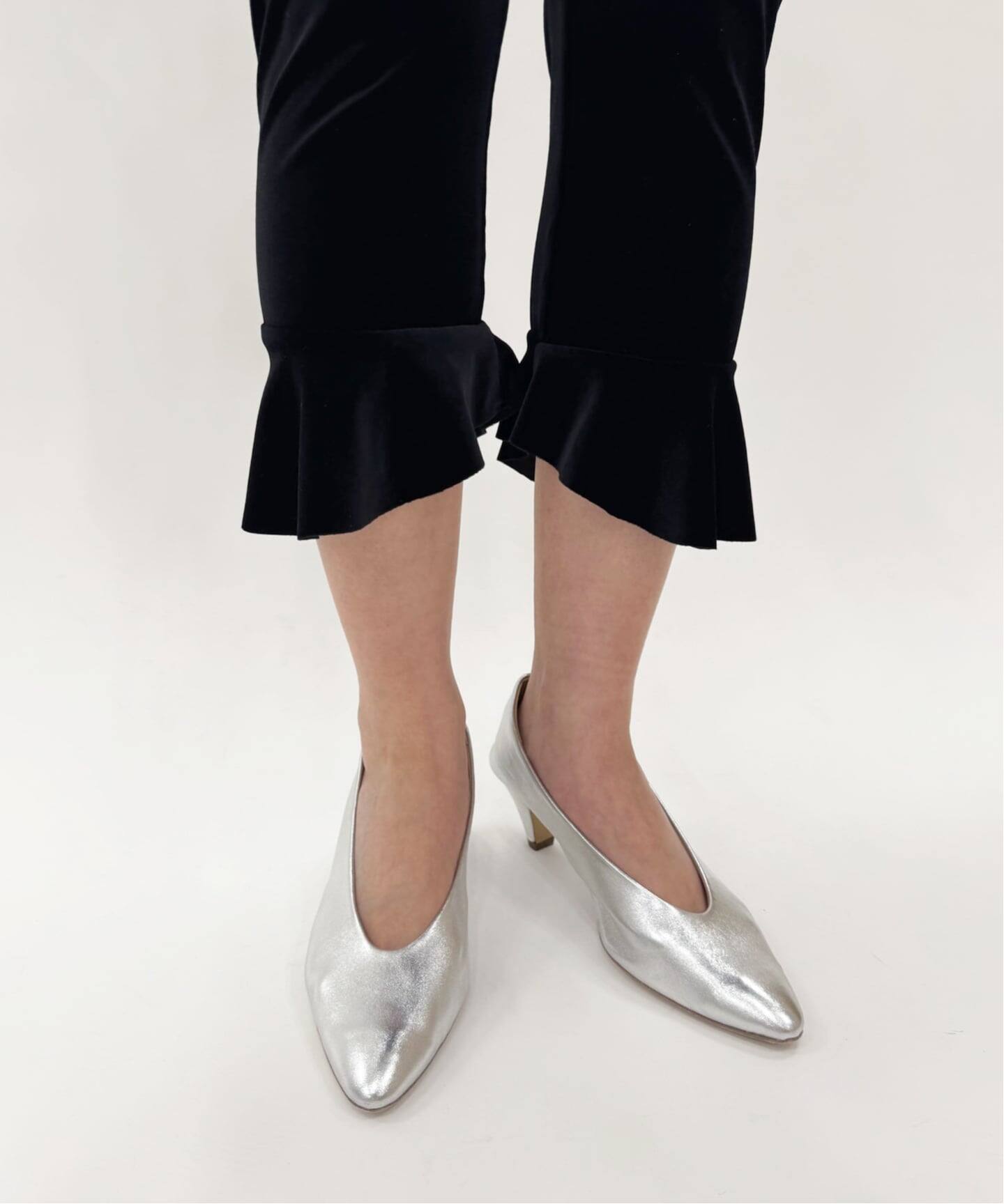 SIMONE WILD/シモーネ ワイルド】VELVET VOLANT CAPRI PANTS