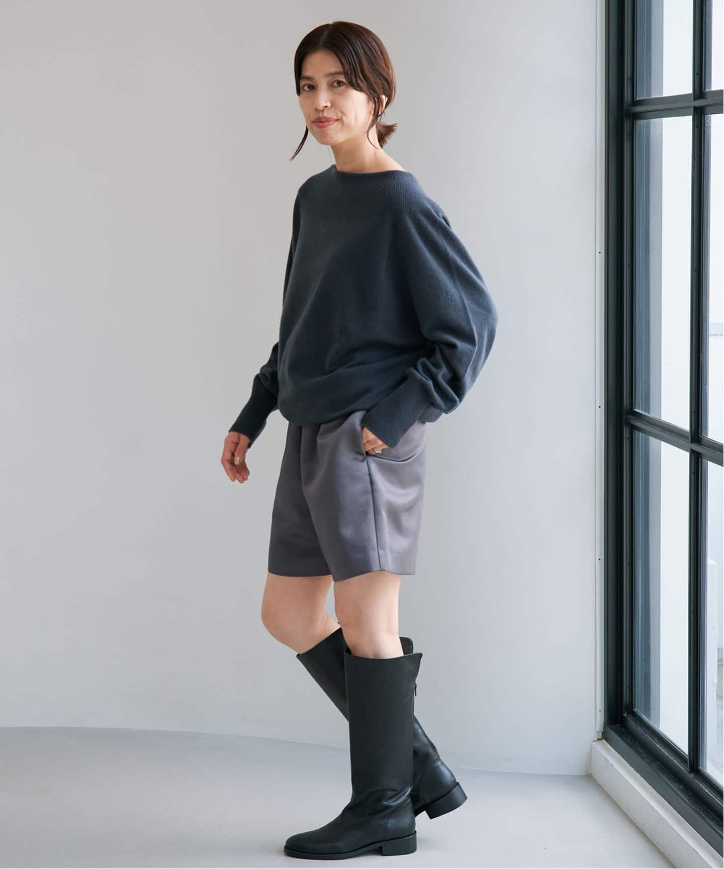新品IENAイエナグレー ショートパンツ 38サイズ完売品 予約》サテンイージーショートパンツ（ショート・ハーフパンツ）｜IENA