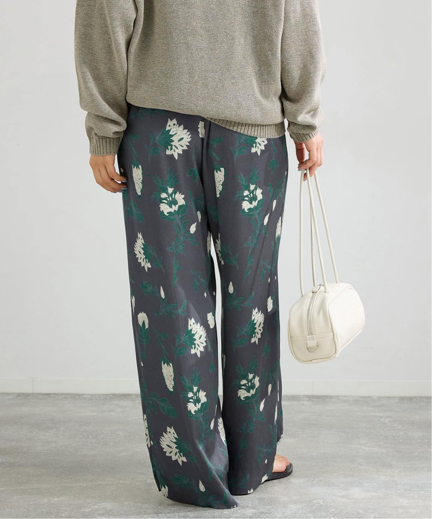 Deveauxボタニカルフラワープリントパンツ（その他パンツ）｜IENA