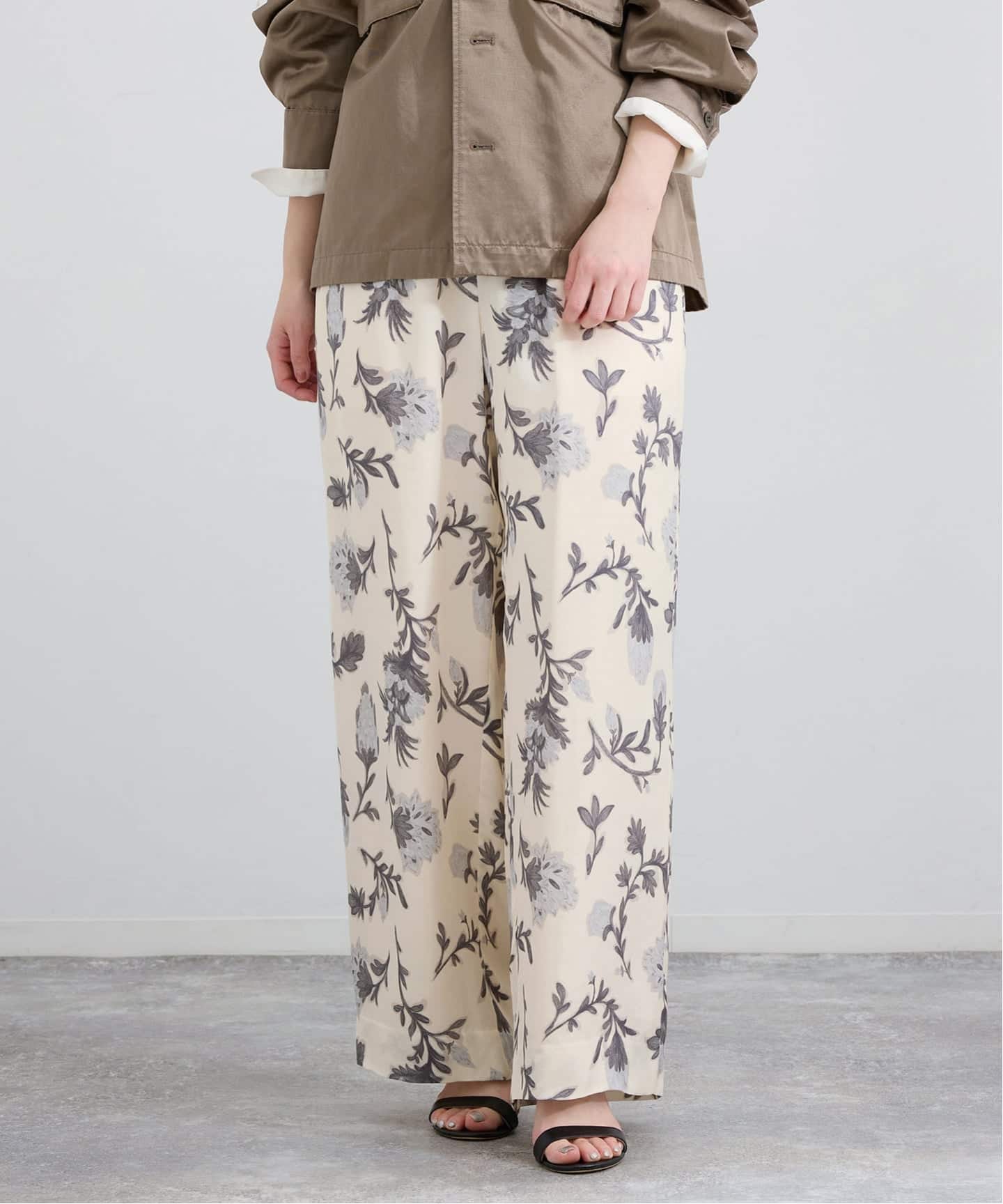 Deveauxボタニカルフラワープリントパンツ（その他パンツ）｜IENA