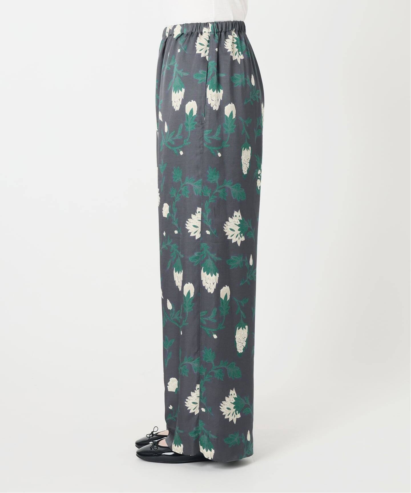 Deveauxボタニカルフラワープリントパンツ（その他パンツ）｜IENA