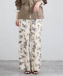 Deveauxボタニカルフラワープリントパンツ