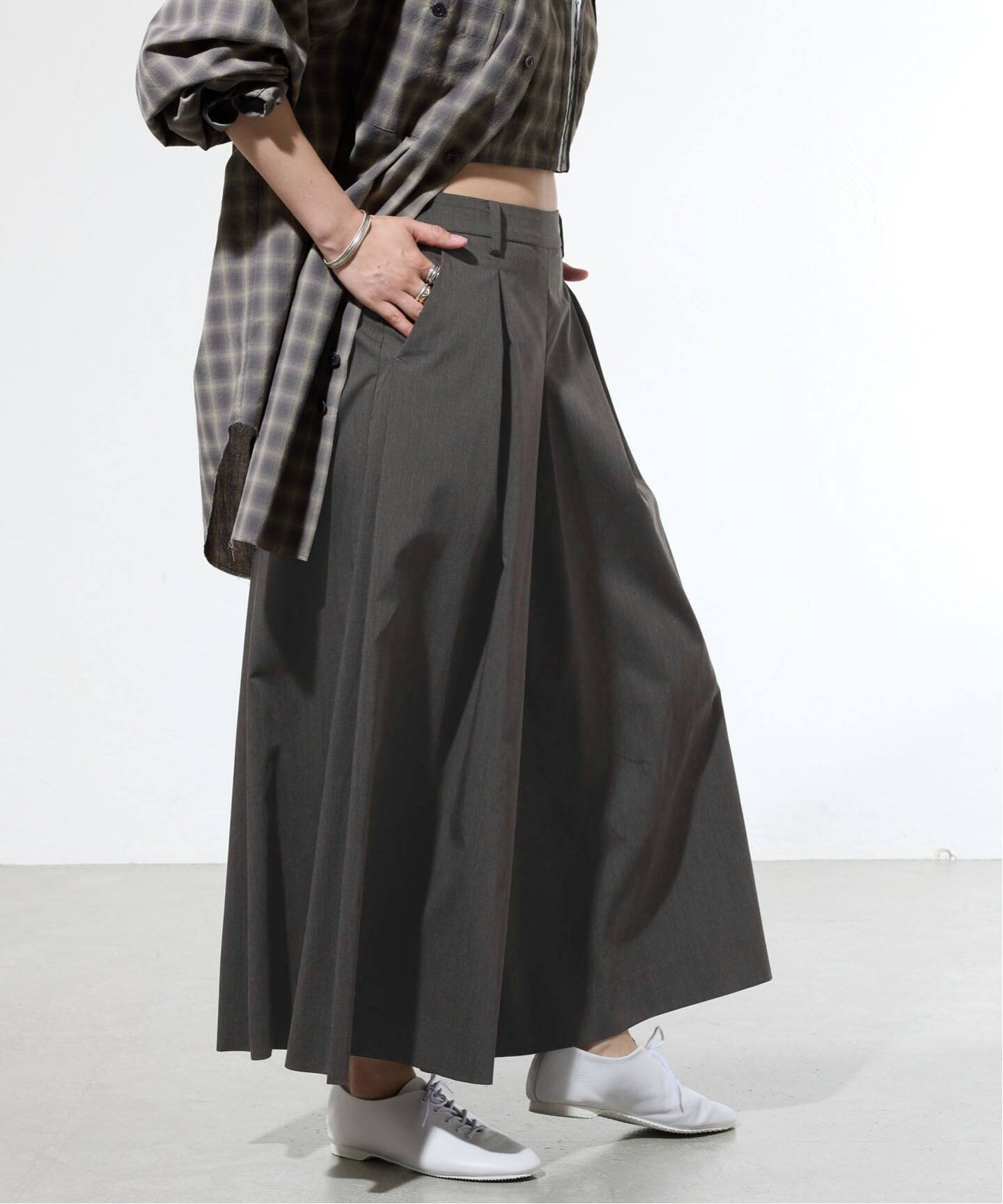 一部店舗限定》ウォッシャブルタックキュロットパンツ（その他パンツ