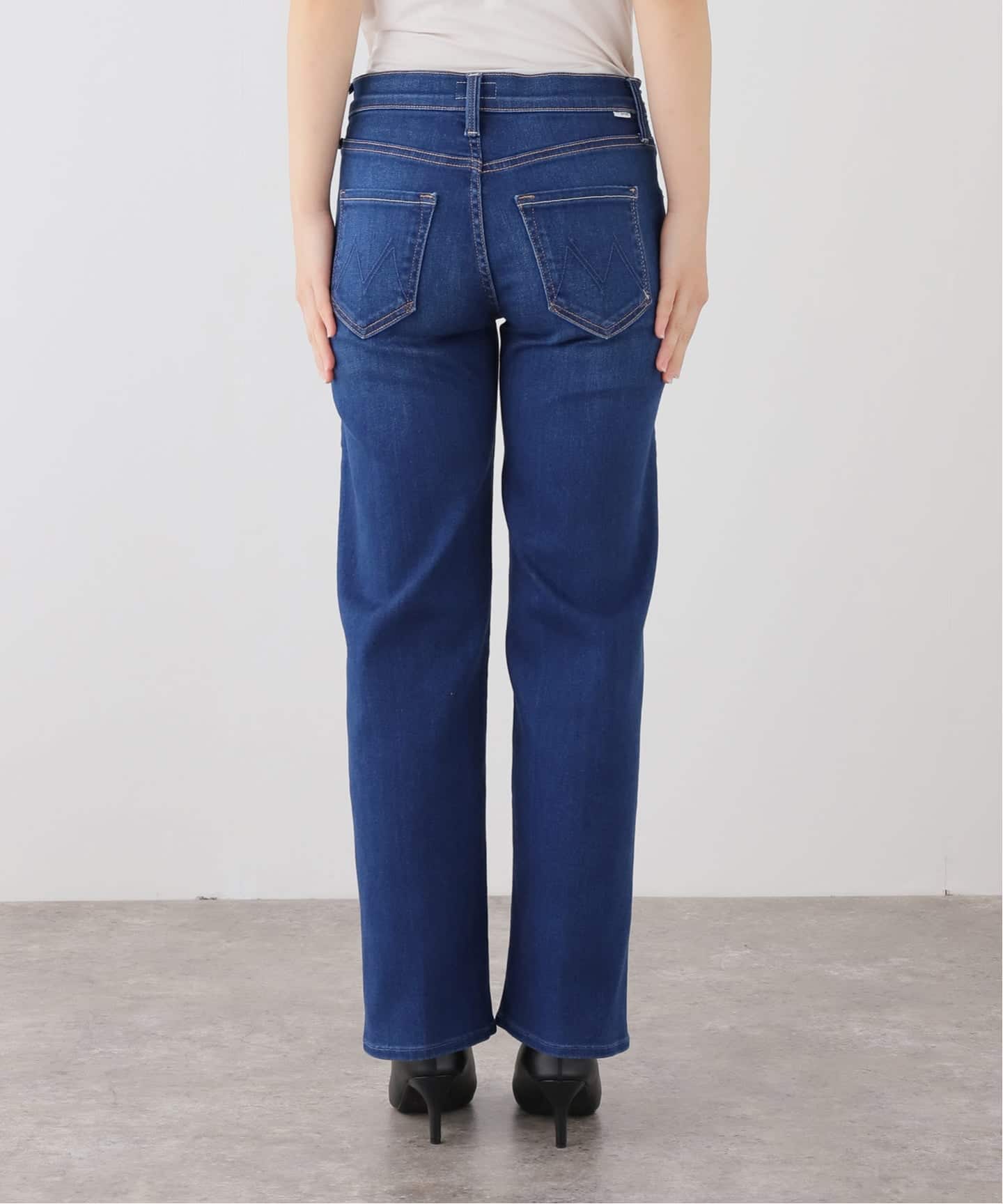 MOTHER/マザー THE MID RISE RAMBLER ZIP FLOOD デニムパンツ