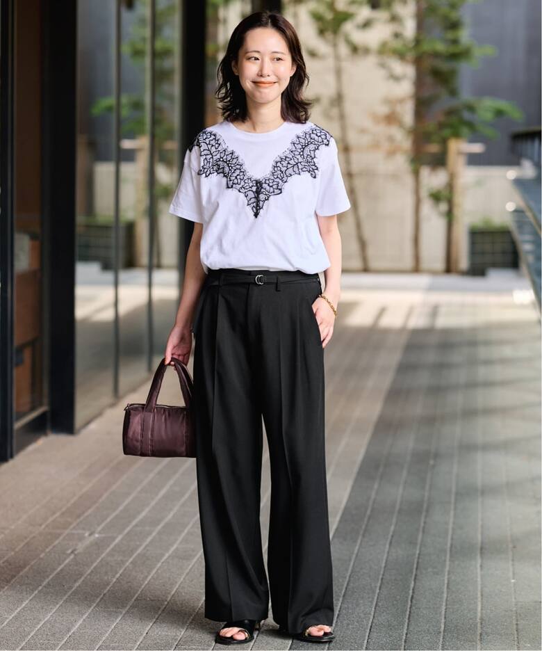 4489【美品】クルニ ベルテッドパンツ サテン スラックス 24年製 S 黒 
