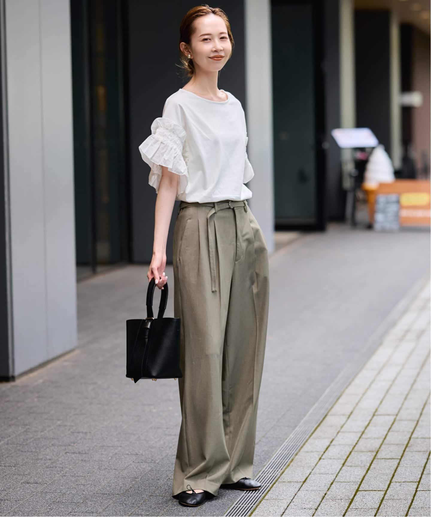 4サイズ展開》ベルテット2タックストレートパンツ（スラックス