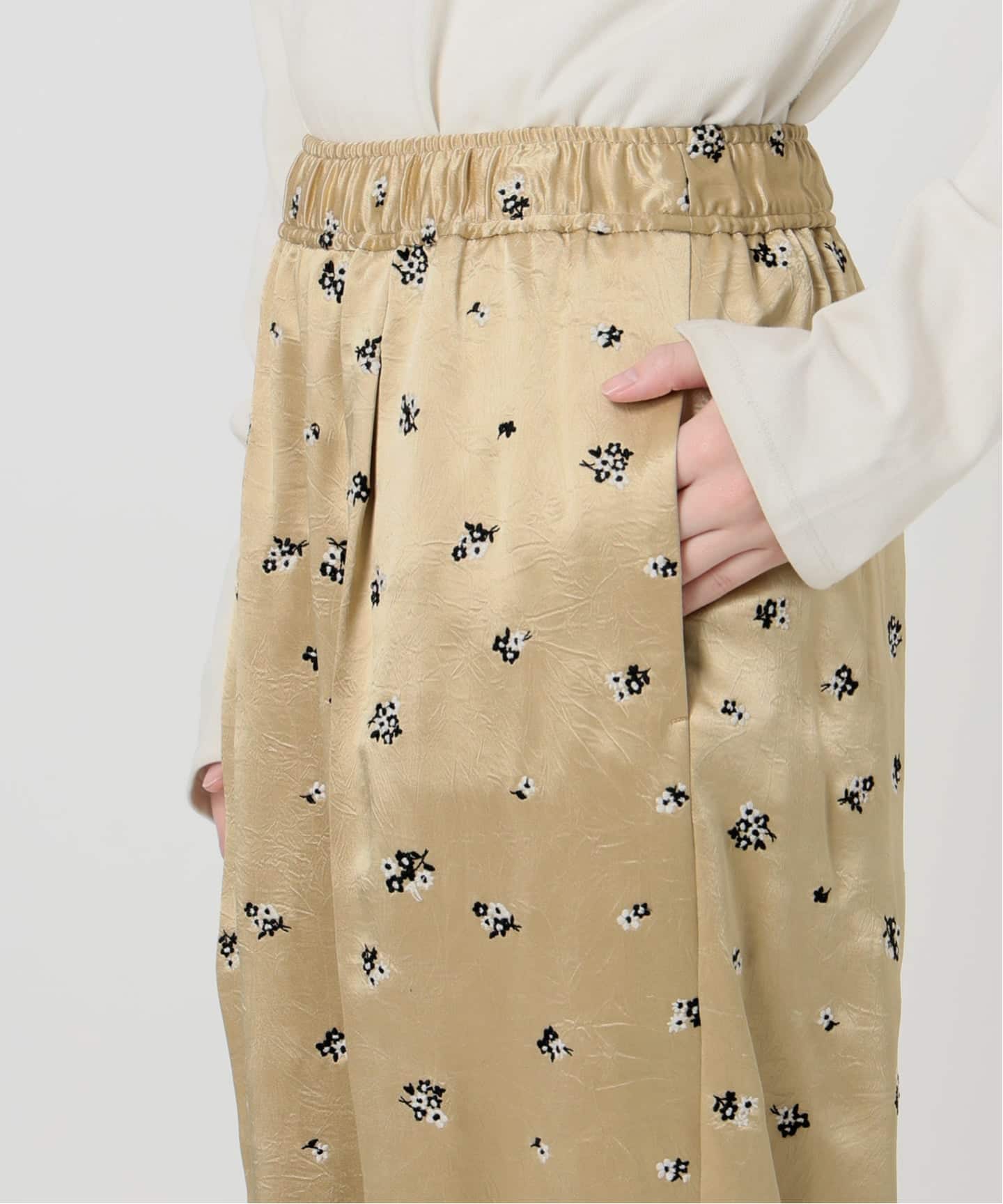 flower刺繍サテンイージーパンツ（その他パンツ）｜SLOBE IENA