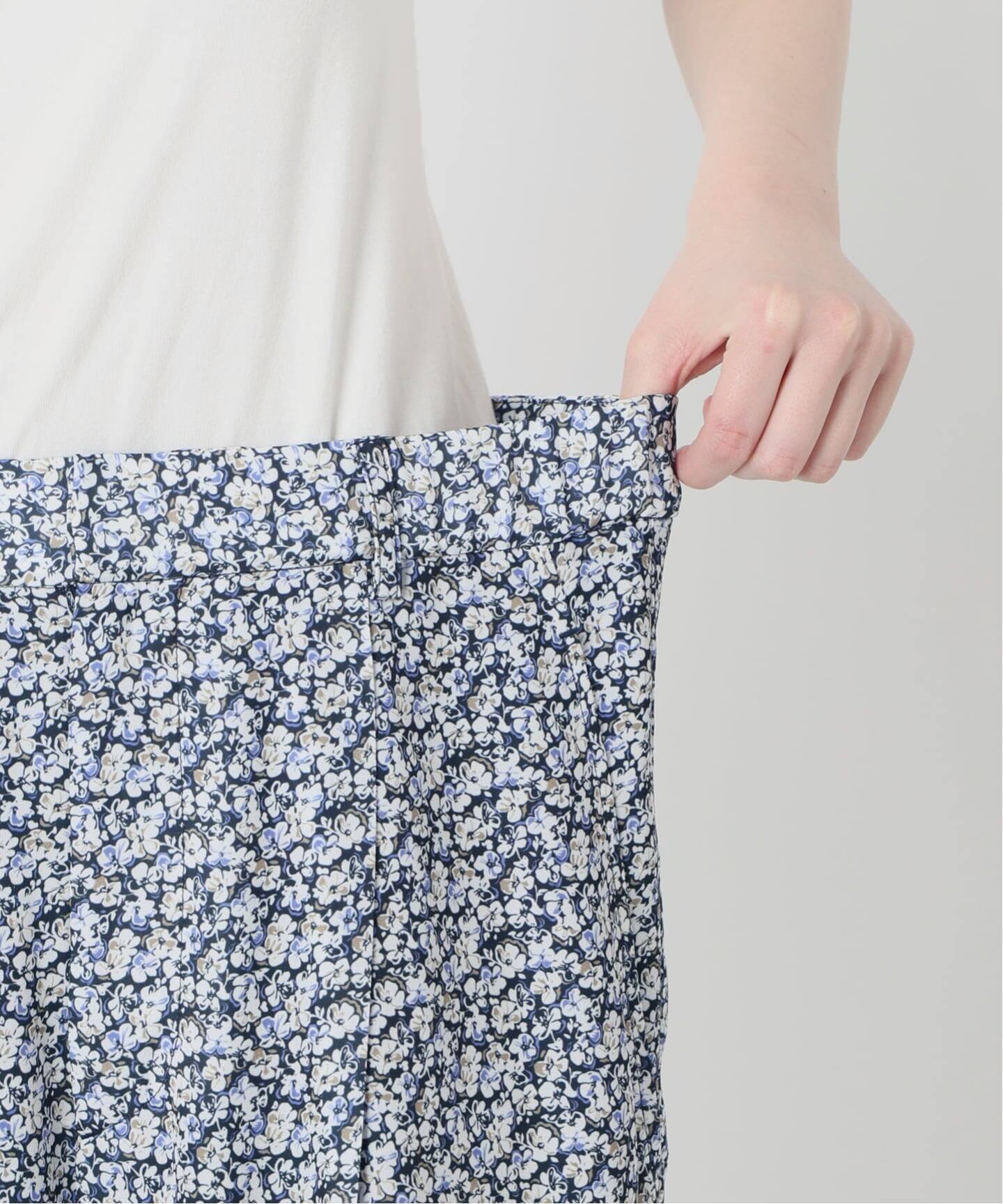 36サイズのみWEB限定》Blue Flowerパンツ（その他パンツ）｜SLOBE IENA