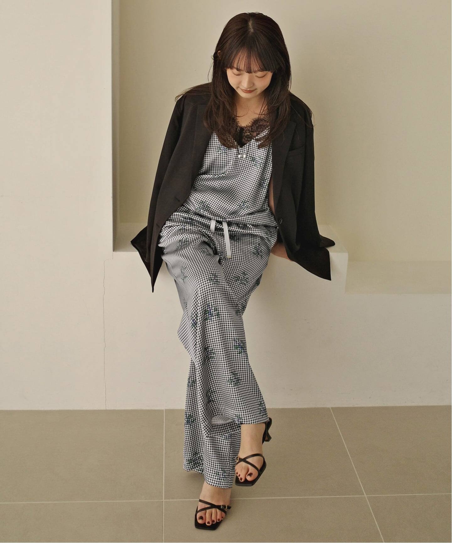 Margaux Dereume × SLOBE サテンイージーパンツ（その他パンツ