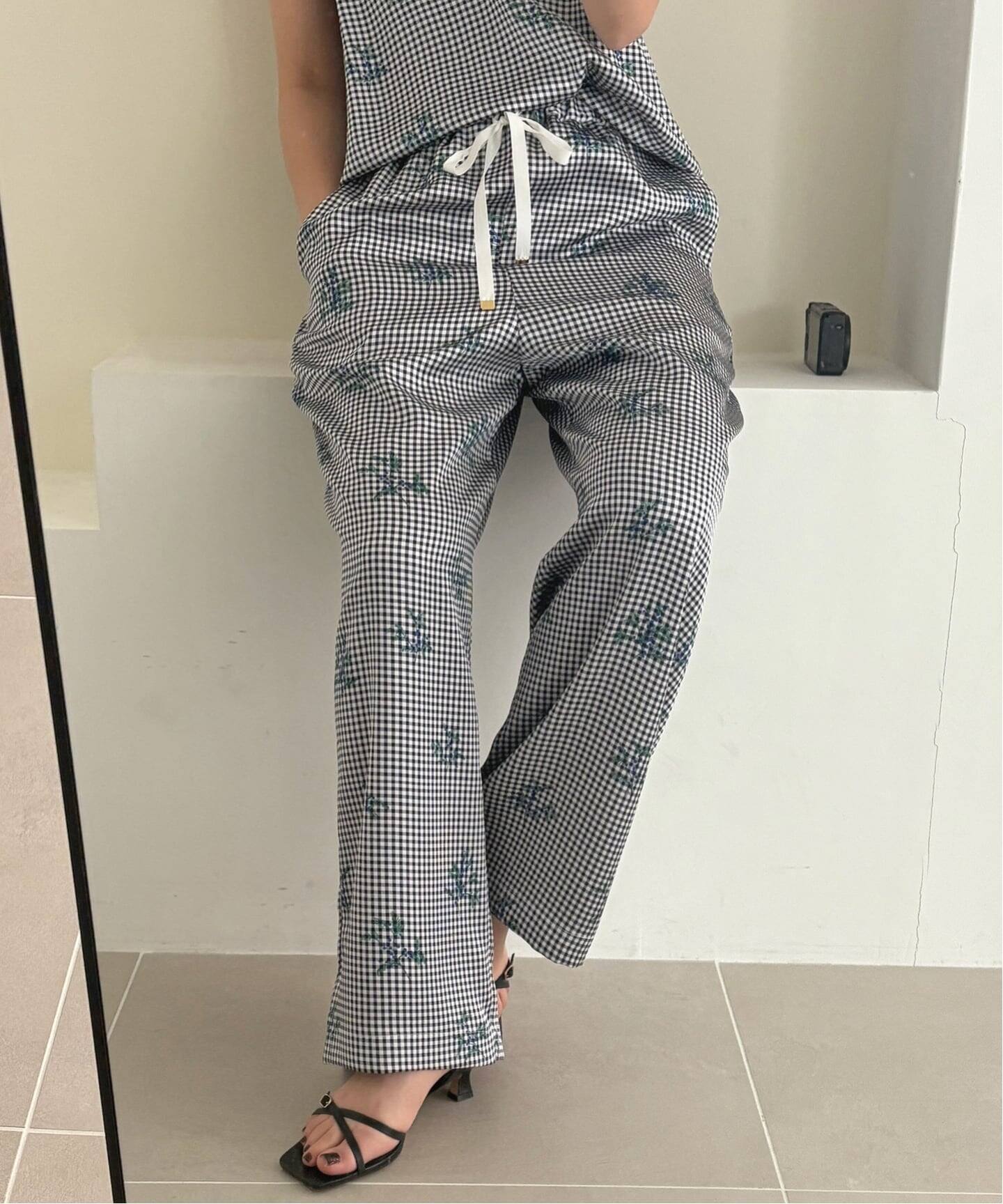 Margaux Dereume × SLOBE サテンイージーパンツ Margaux Dereume × SLOBE サテンイージーパンツ（その他パンツ