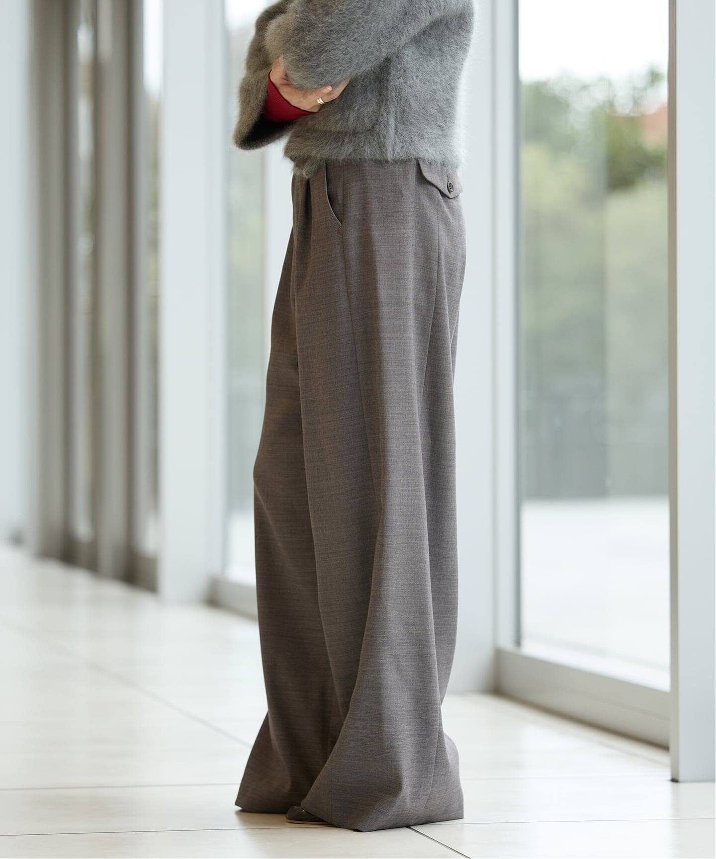 IENA LA BOUCLE サイロウーステッドツイルタックパンツ（スラックス