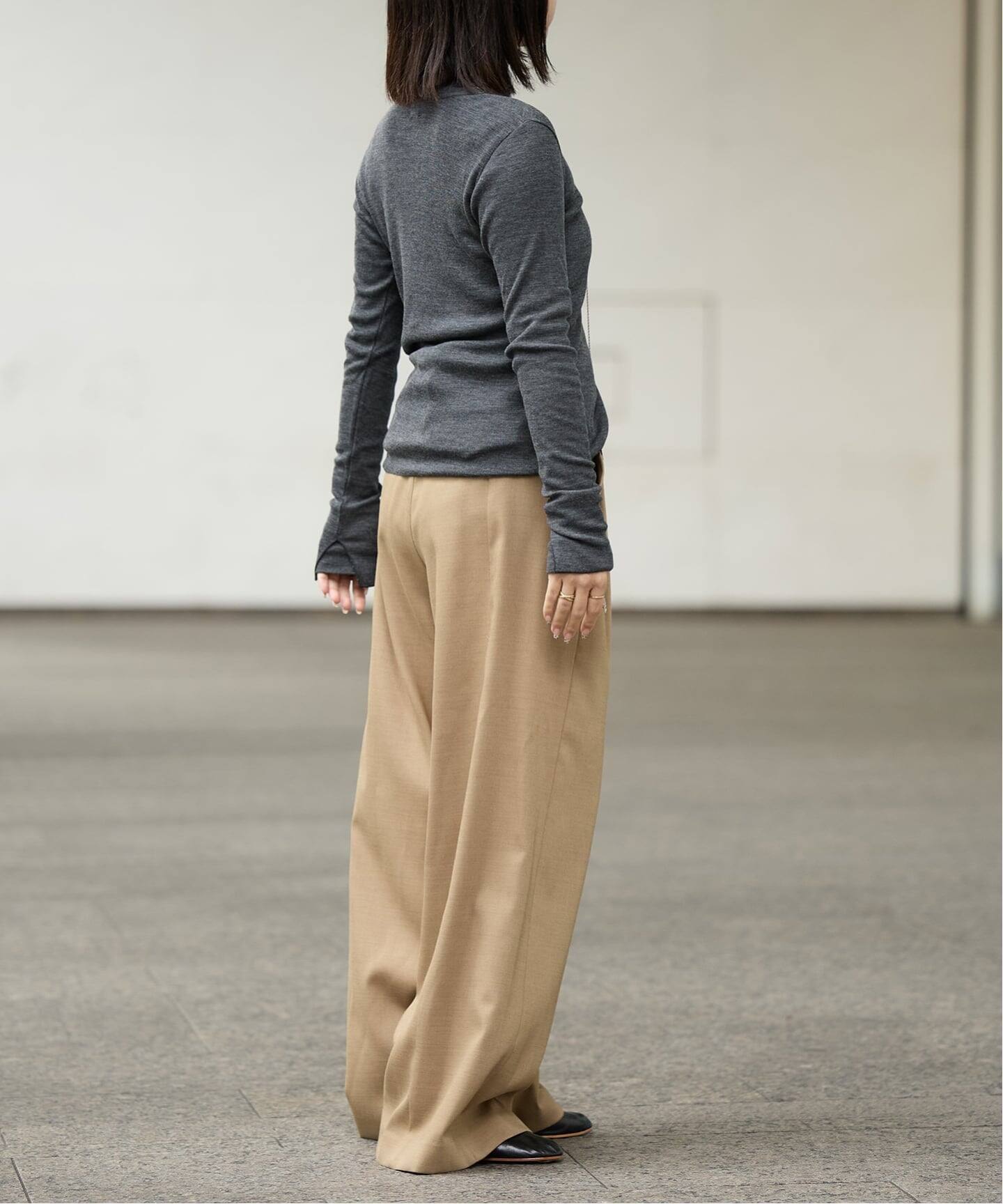 IENA LA BOUCLE サイロウーステッドツイルタックパンツ（スラックス