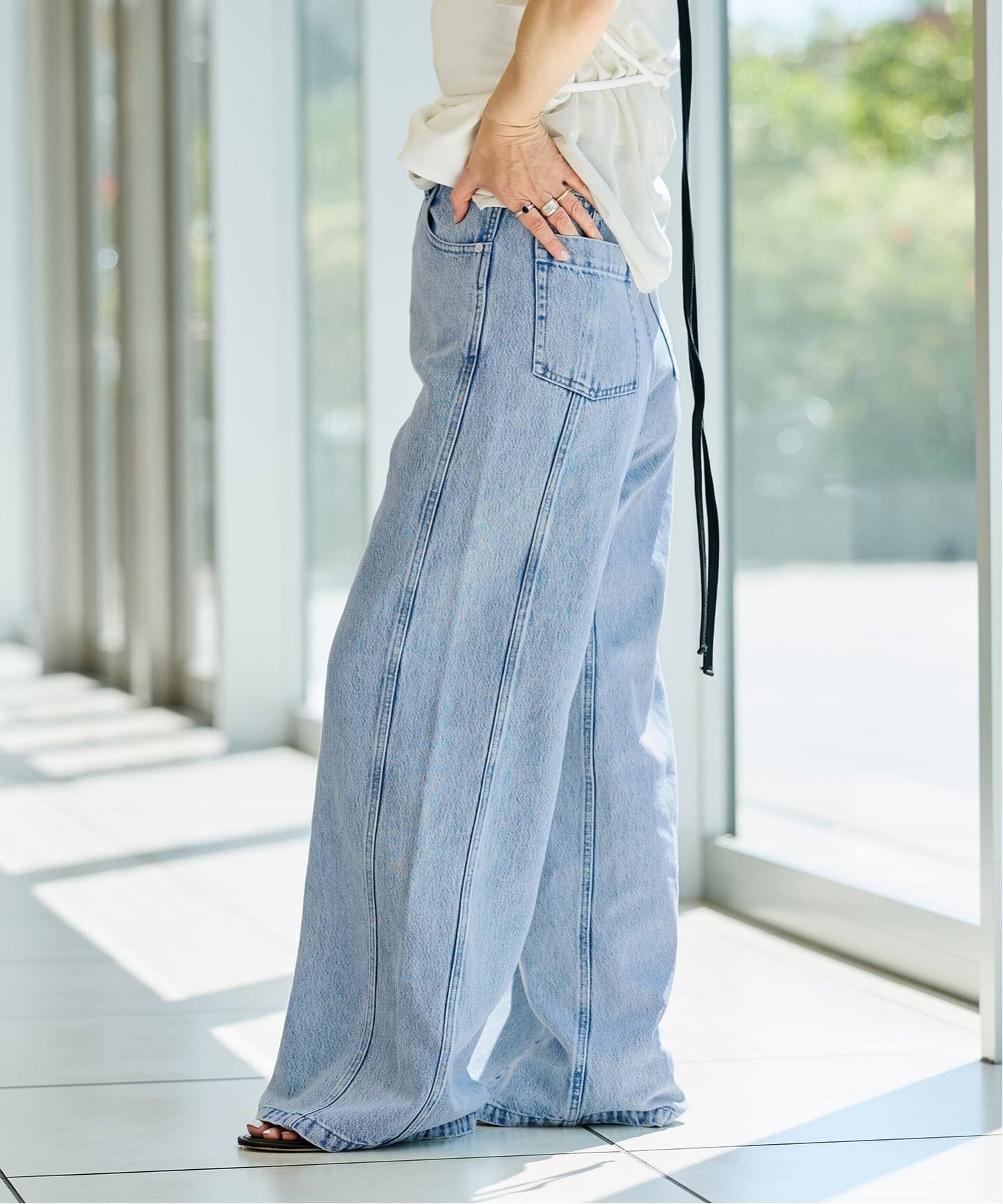 IENA LA BOUCLE ソフトデニムシルエットパンツ（デニムパンツ