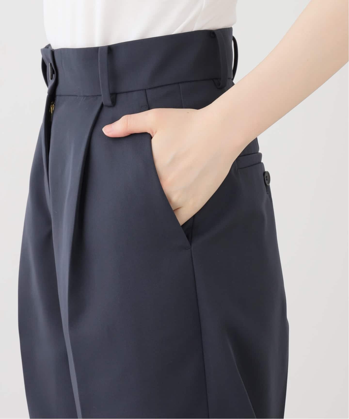 チノライクタックワイドパンツ（チノパンツ）｜VERMEIL par iena