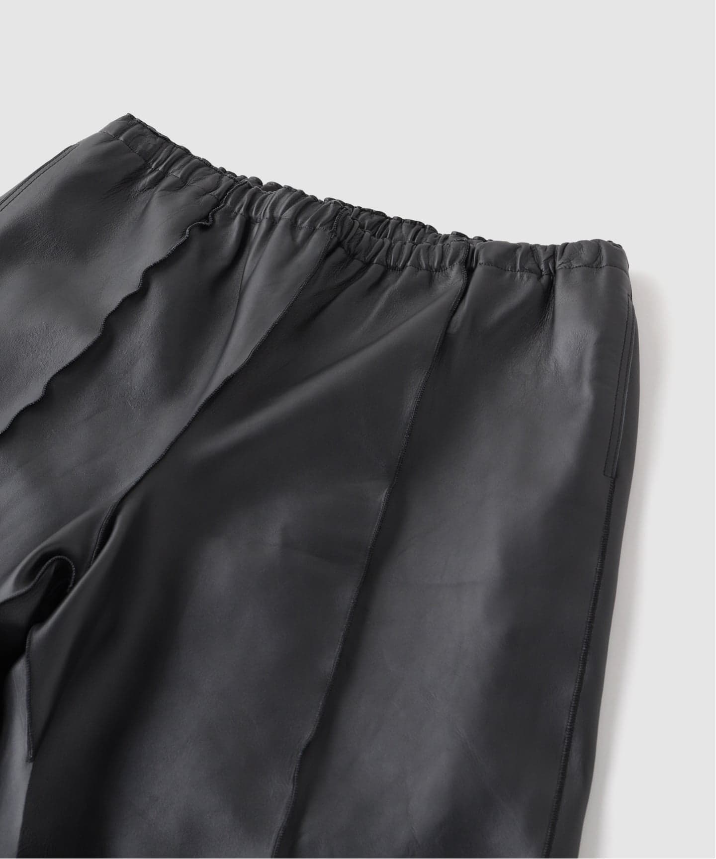 CLASS / クラス】LAMBSKIN MAIL PANTS：ラムレザー ショートパンツ