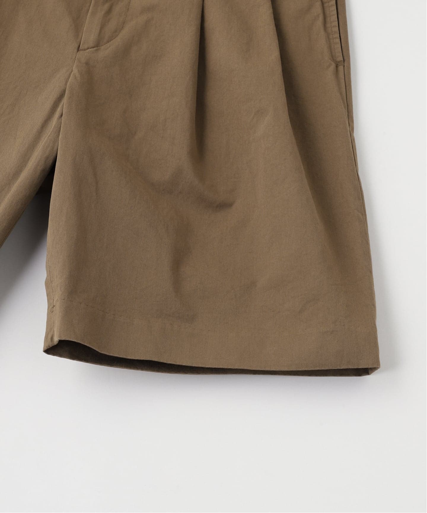 TWILL BELTED 2プリーツ ショーツ（ショート・ハーフパンツ）｜EDIFICE