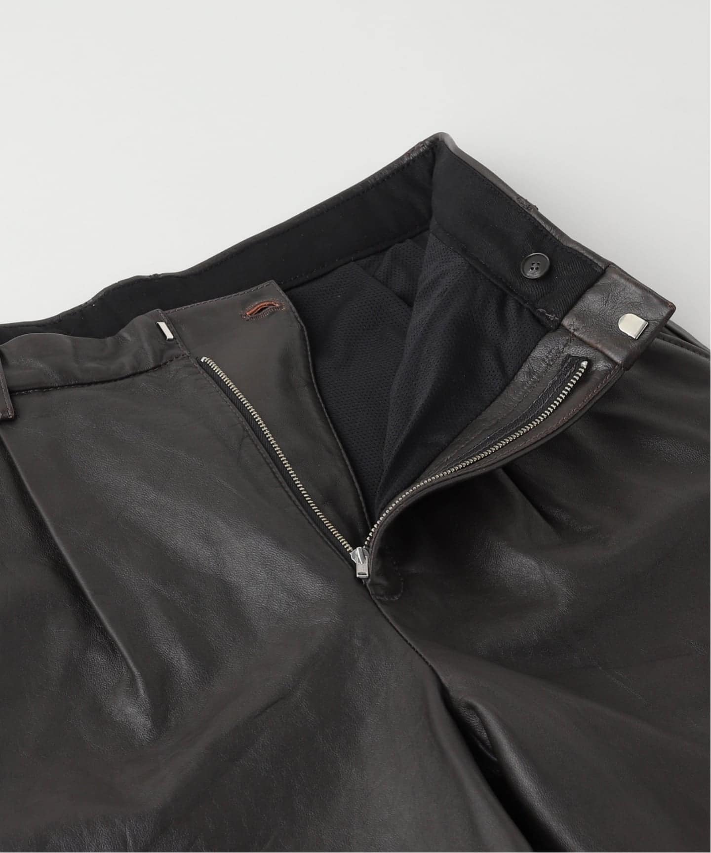 黒いレザー 専用 レザービッグショーツ（ショート・ハーフパンツ）｜EDIFICE
