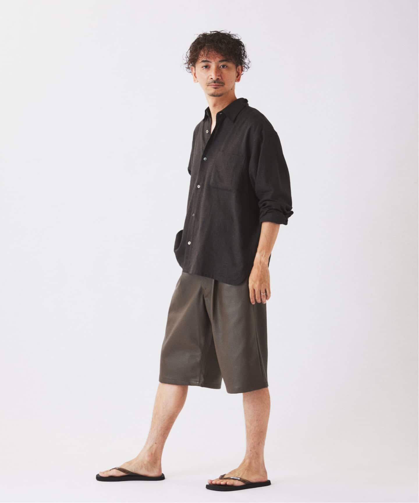 フェイクレザー ワイドイージー ショーツ（ショート・ハーフパンツ