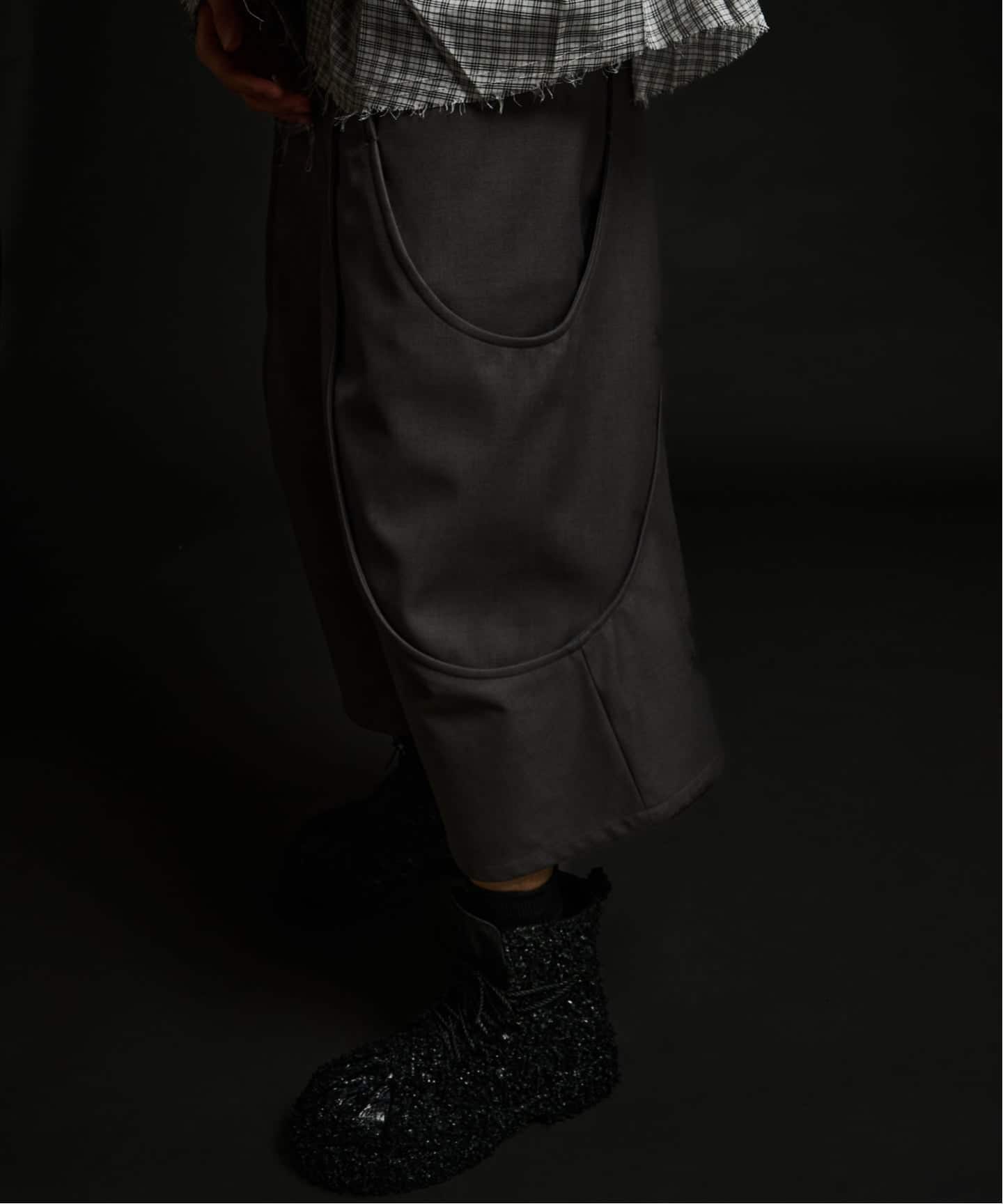 GOAT ESSENCE / ゴートエッセンス TUCK CURVE WIDE SHORTS（ショート