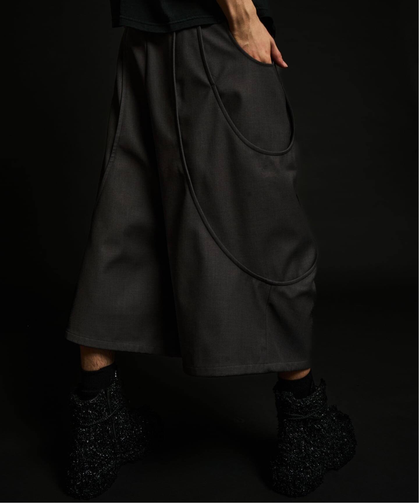 GOAT ESSENCE / ゴートエッセンス TUCK CURVE WIDE SHORTS（ショート