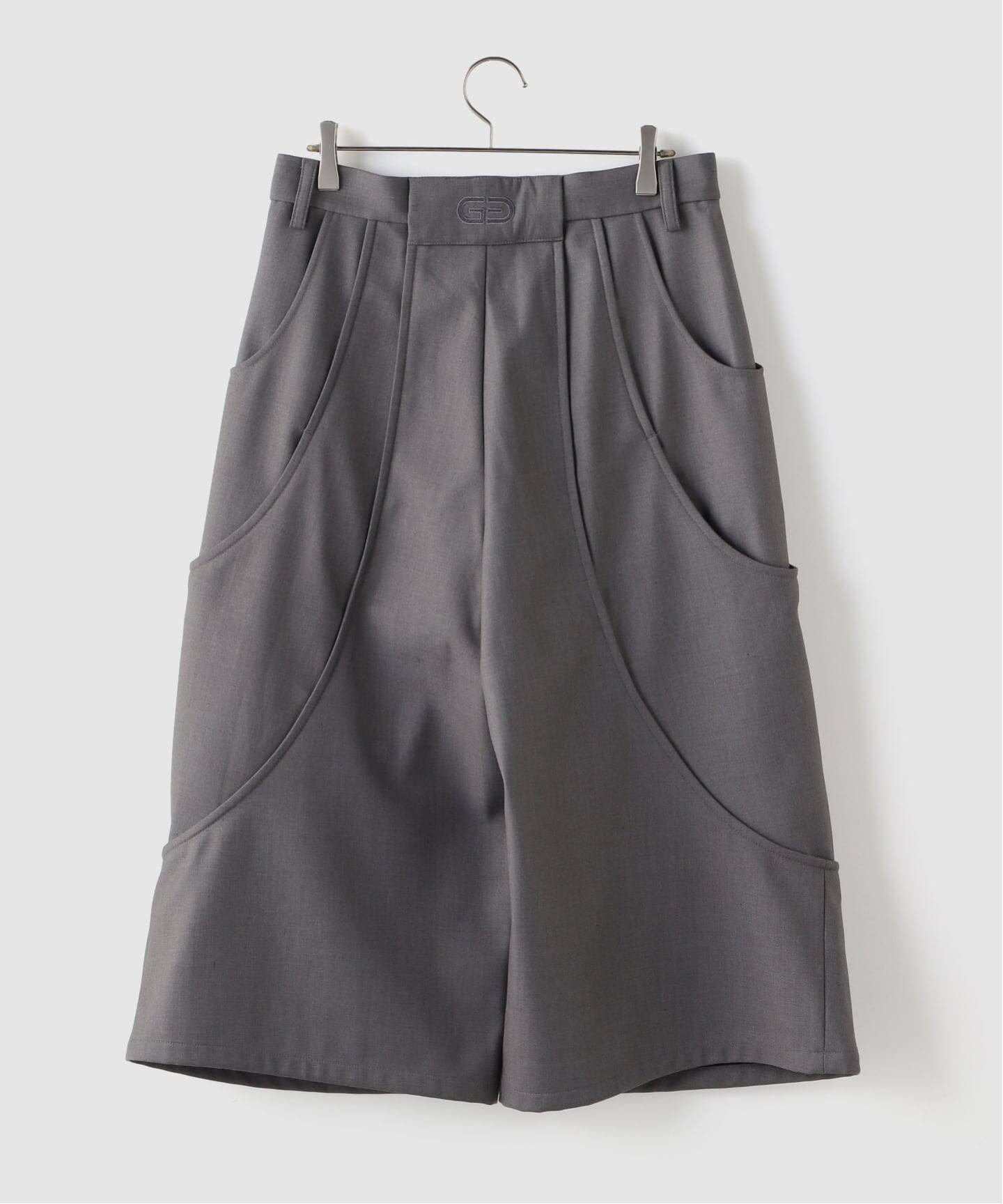 GOAT ESSENCE / ゴートエッセンス TUCK CURVE WIDE SHORTS（ショート