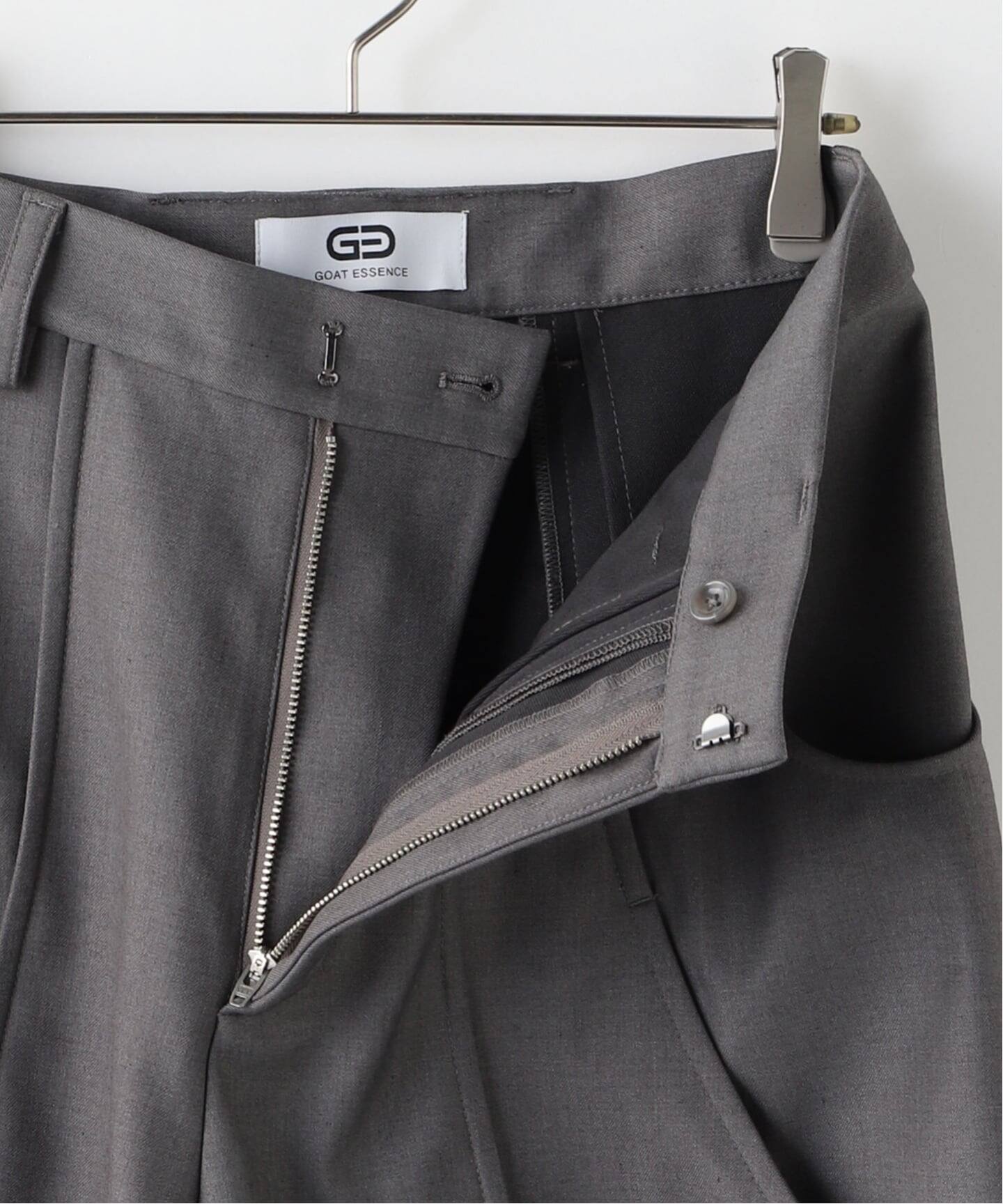 GOAT ESSENCE / ゴートエッセンス TUCK CURVE WIDE SHORTS（ショート