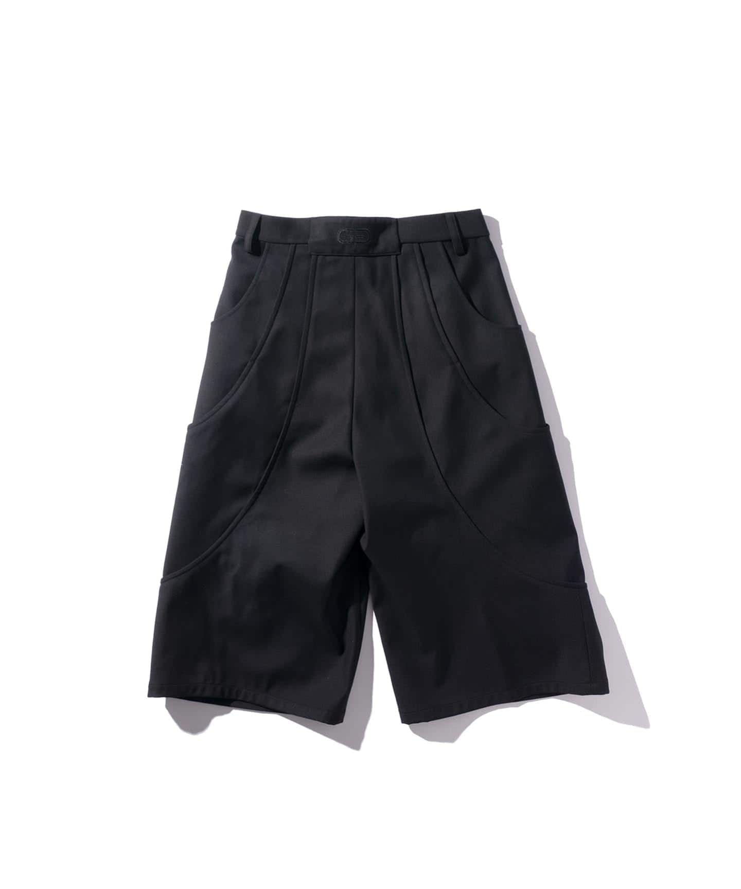 GOAT ESSENCE / ゴートエッセンス TUCK CURVE WIDE SHORTS（ショート