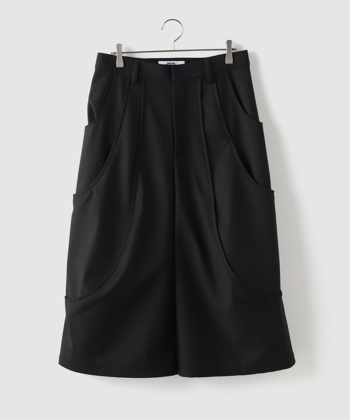 GOAT ESSENCE / ゴートエッセンス TUCK CURVE WIDE SHORTS（ショート