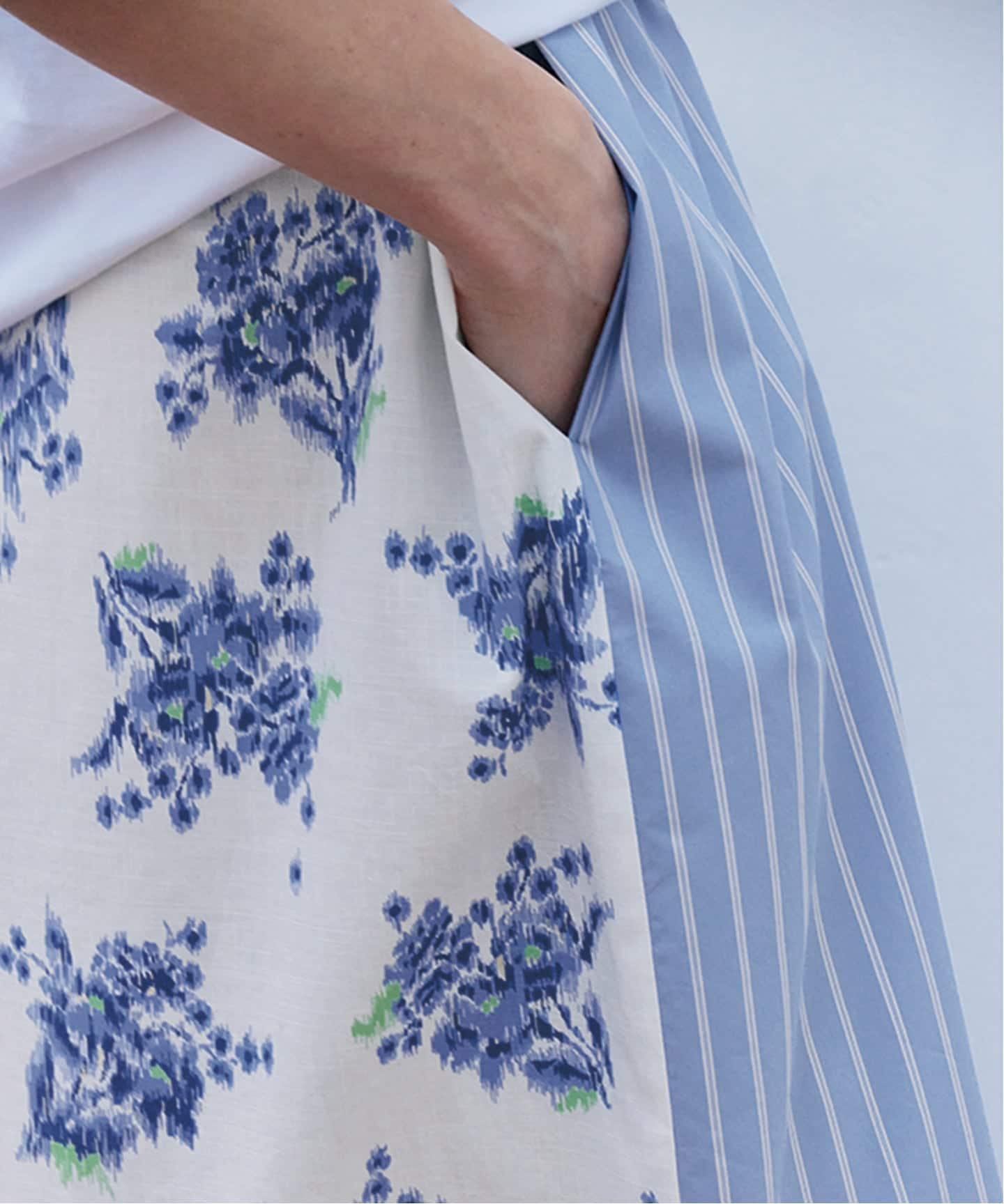 一部店舗+WEB限定》Glyph Stripe x Flower Print Shirt Dress