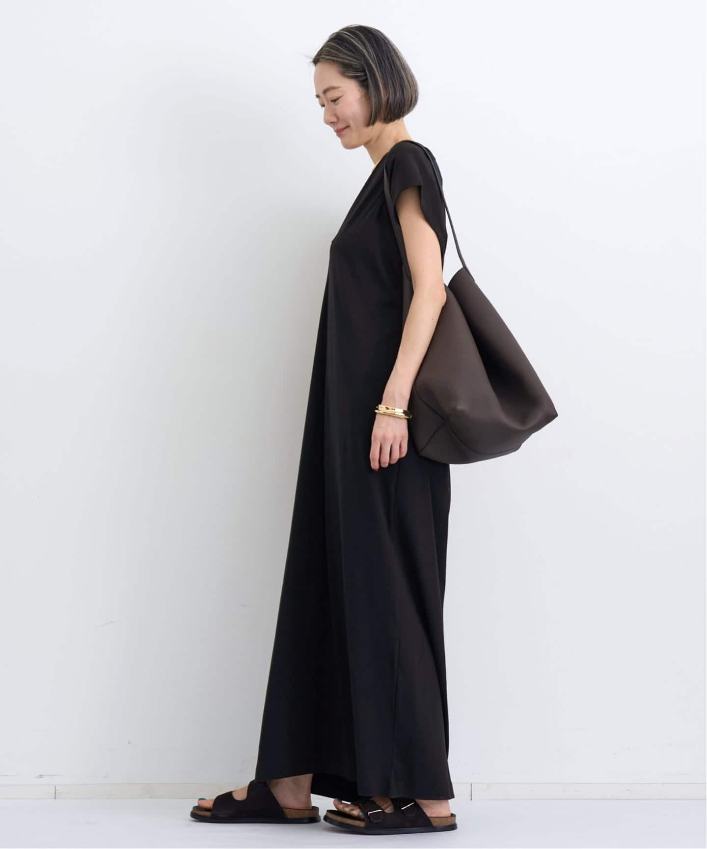 LIBERADD/リベラド】 V CUT DRESS（ワンピース）｜L'Appartement