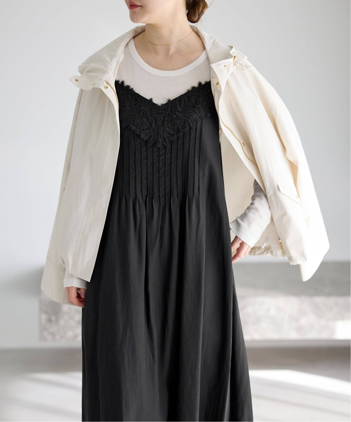 新品 IENASatinレース キャミソールワンピース ブラック イエナ IENA 《/》レースキャミソールワンピース （ブラック