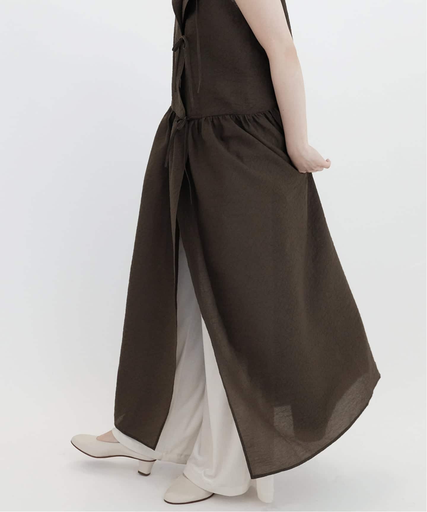 り*様 【新品未使用　タグ付き】ELEPH(エレフ)Anouk Dress Wo ELEPH エレフ ANOUK BOW DRESS EL.09.01.04.01（ワンピース）｜IENA