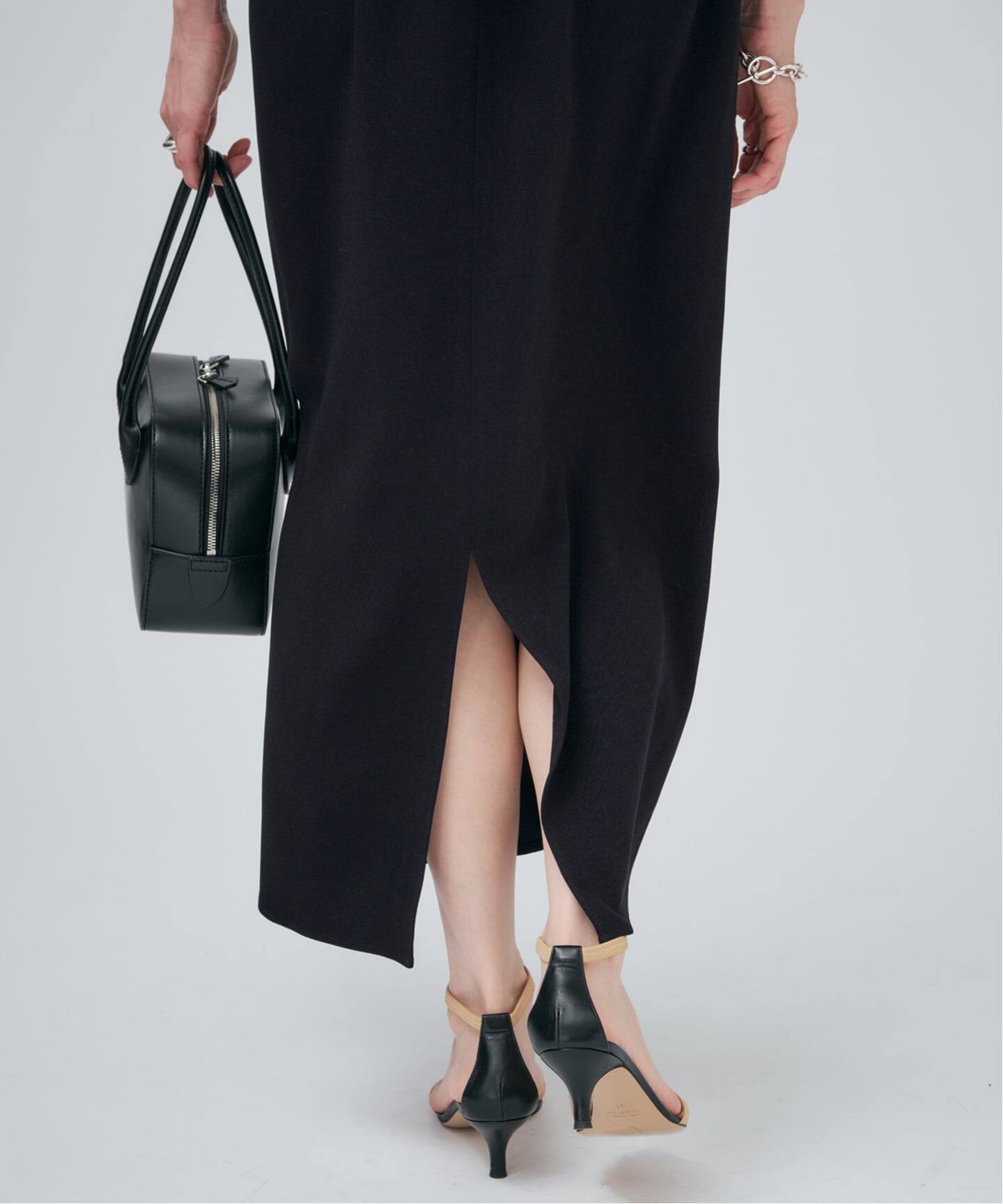 予約》ACEPOLYバックサテンケープ風ワンピース（ワンピース）｜VERMEIL