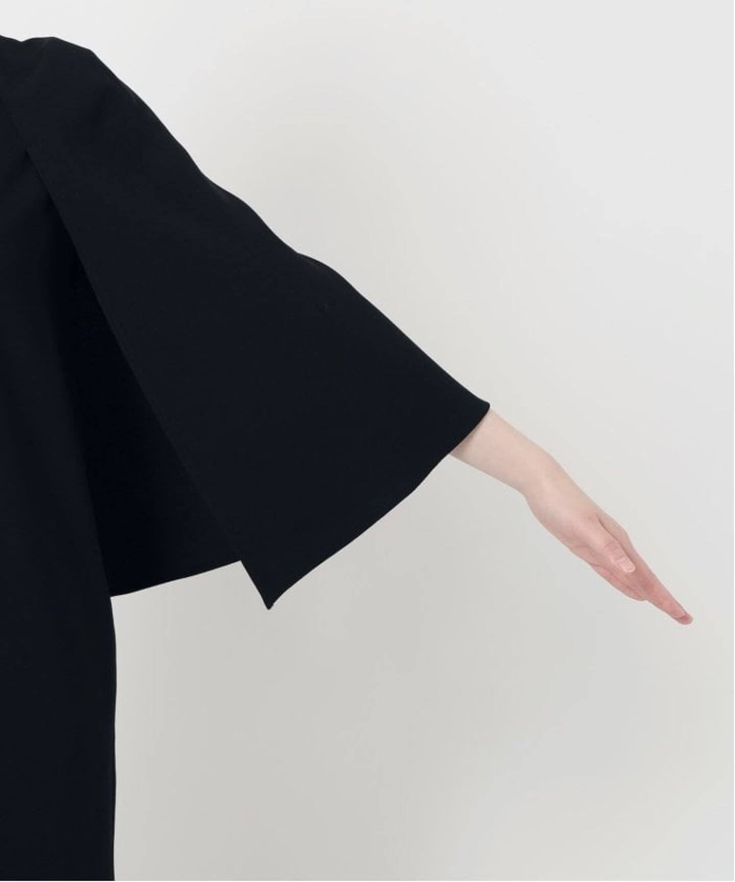 ACEPOLYバックサテンケープ風ワンピース（ワンピース）｜VERMEIL par