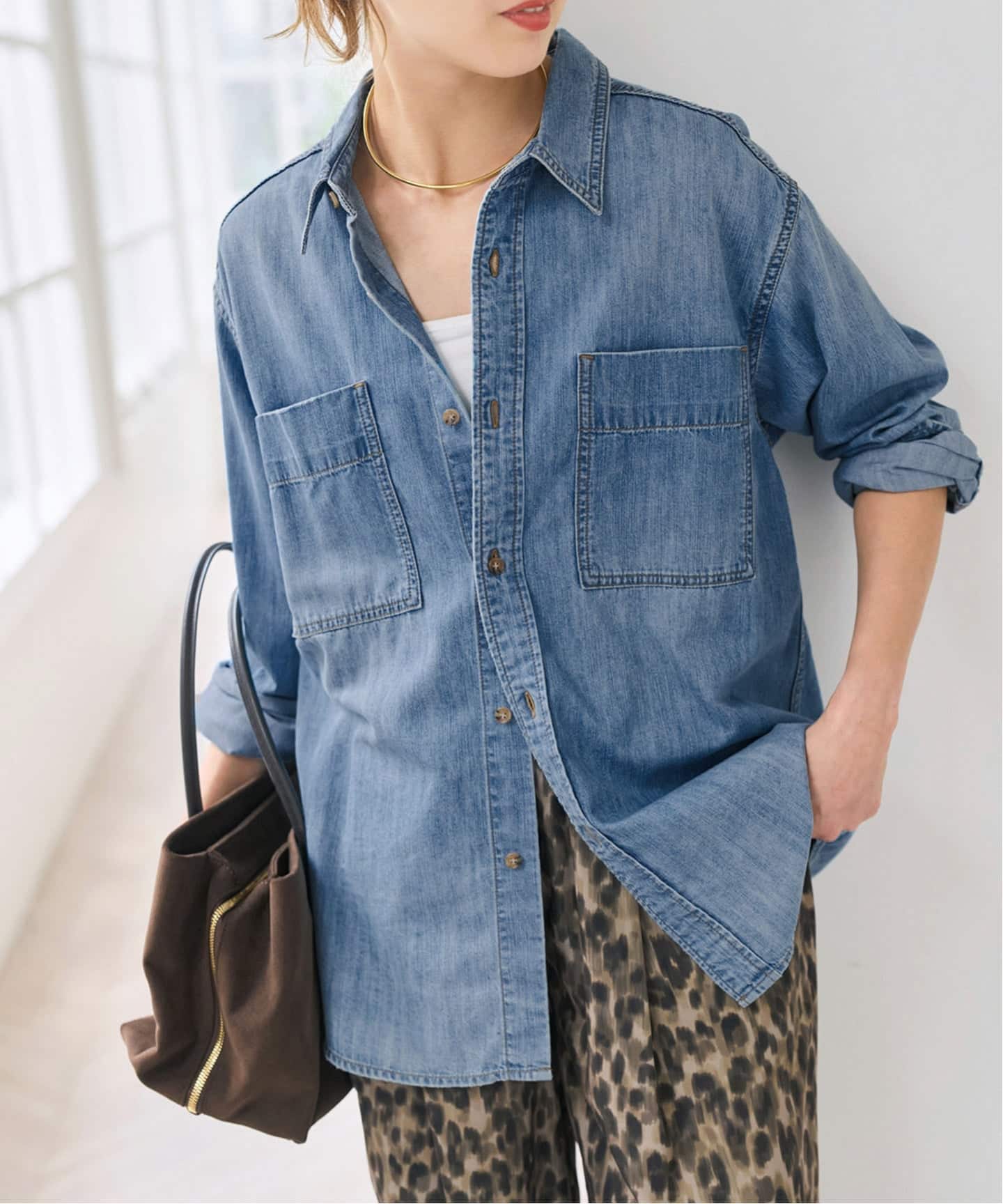 【新品タグ付き】Spick and Span ライトオンスデニムシャツ 追加予約》ライトオンスデニムシャツ（シャツ／ブラウス）｜Spick