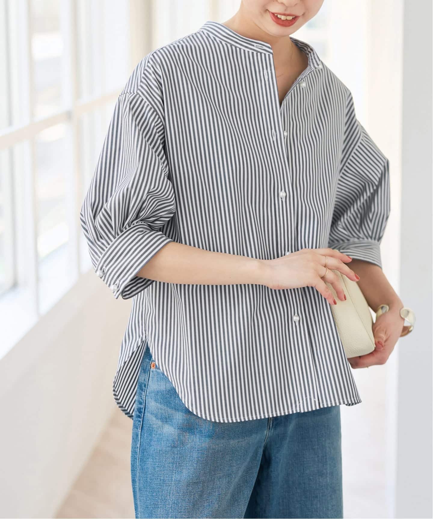 【Spick and Span】パールボタンタックスリーブシャツ(ホワイト) WEB限定 / 追加》パールボタンギャザースリーブシャツ（シャツ