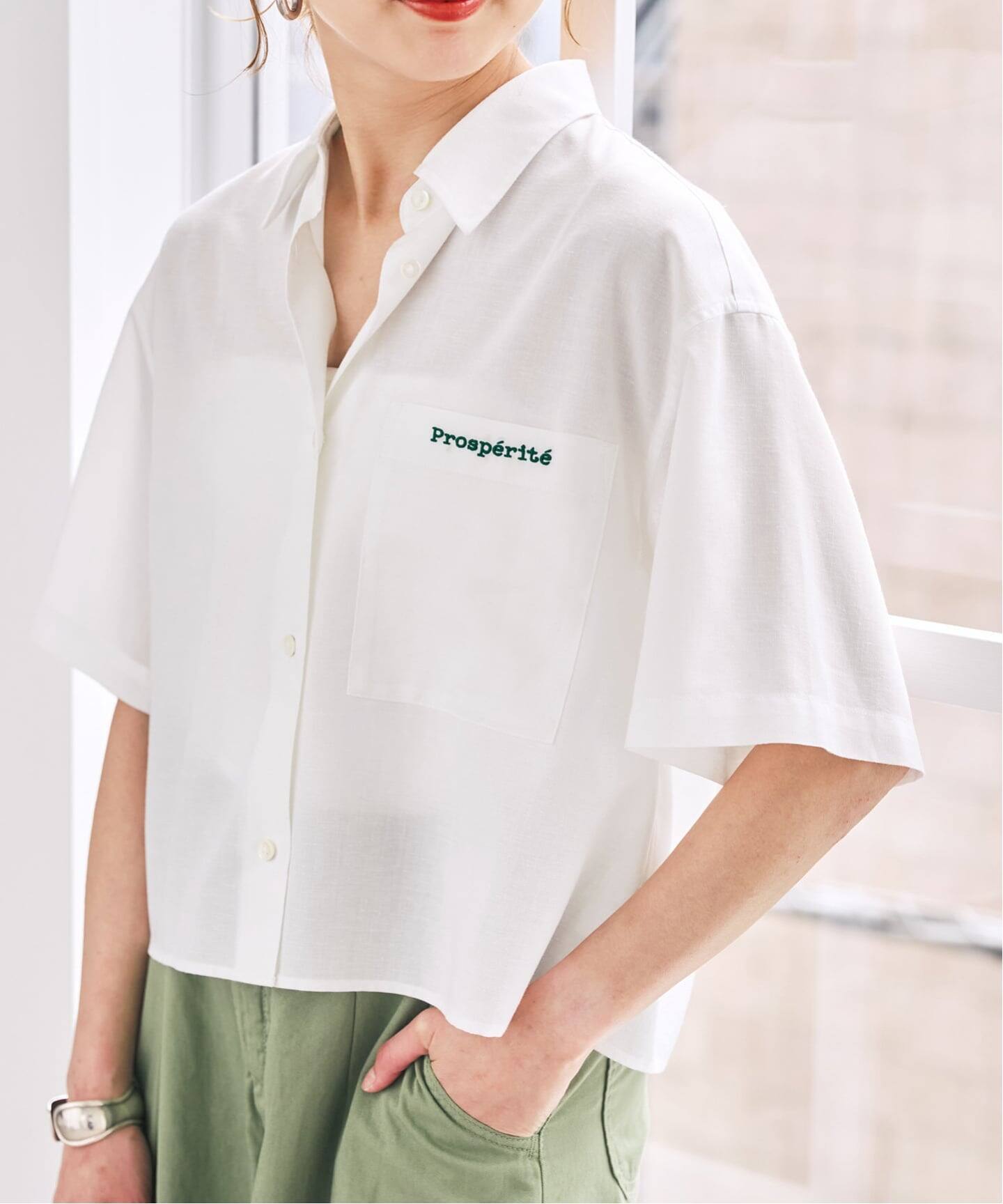 リネンブレンドロゴ刺繍ショートシャツ（シャツ／ブラウス）｜Spick