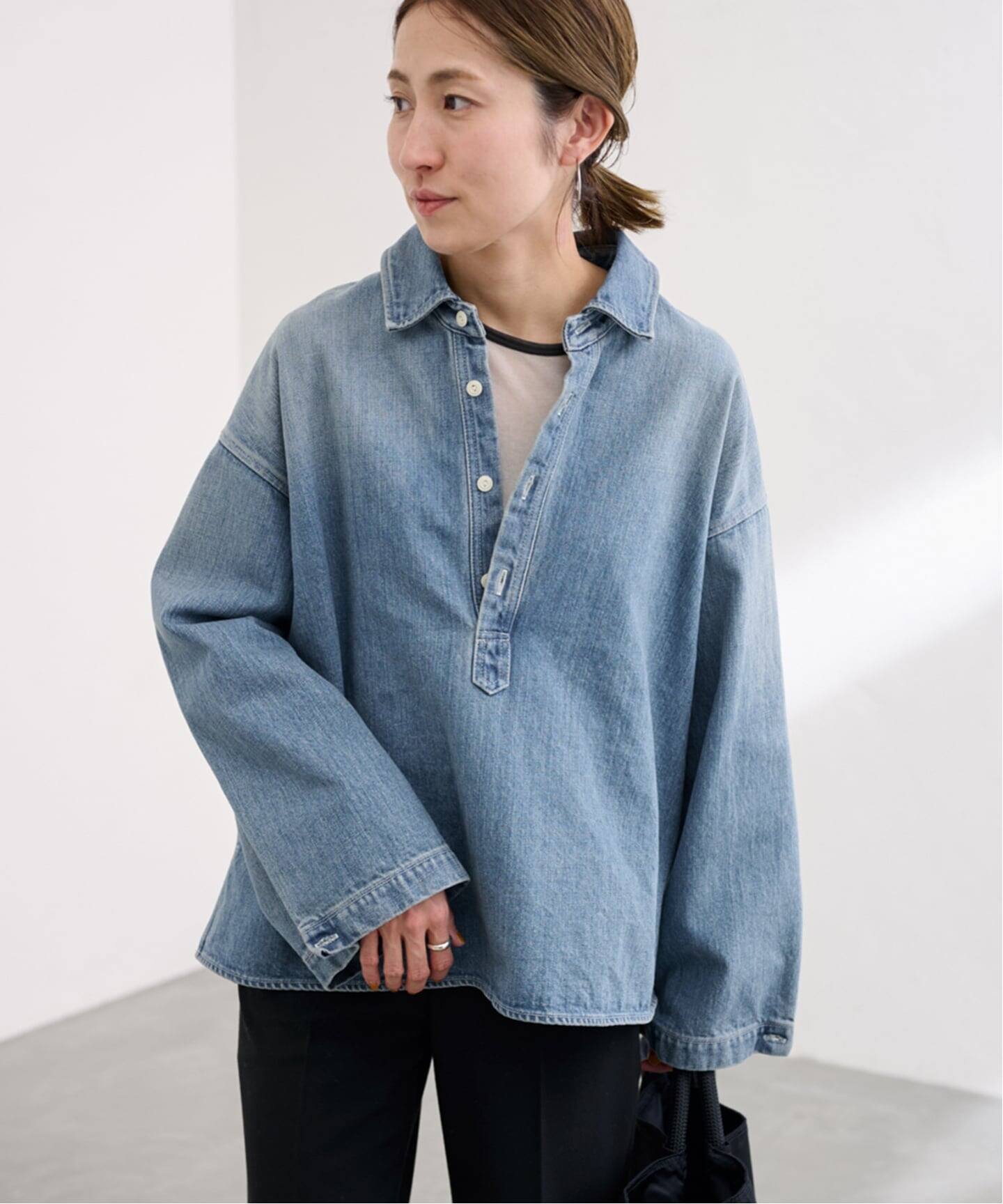 ≪WEB限定 / 追加予約≫デニムプルオーバーシャツ（シャツ／ブラウス