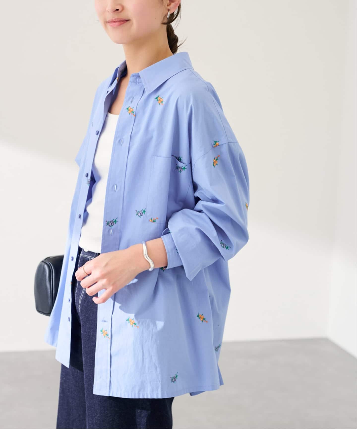 FRAMeWORK JANE SMITH/ジェーンスミス　刺繍シャツ　美品 JANE SMITH/ジェーンスミス flower embroidery regular col（シャツ